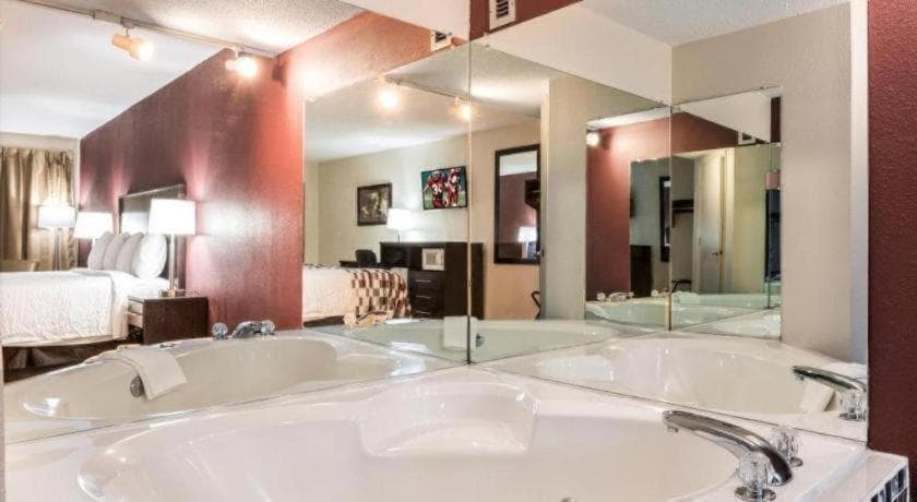 Red Roof Inn Lexington, NC interior in Lexington, NC — gallery photo 2