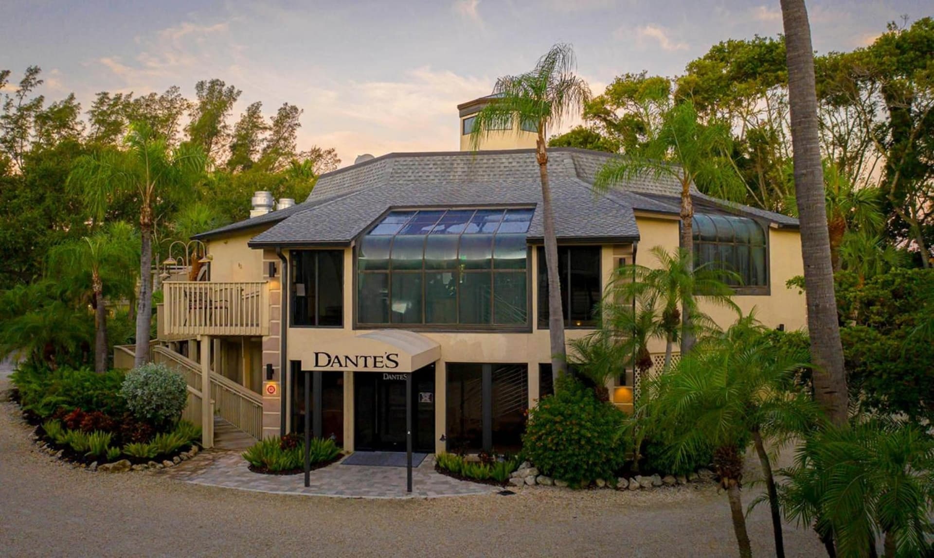 Sanibel Inn exterior or lobby in Sanibel, FL — main listing photo