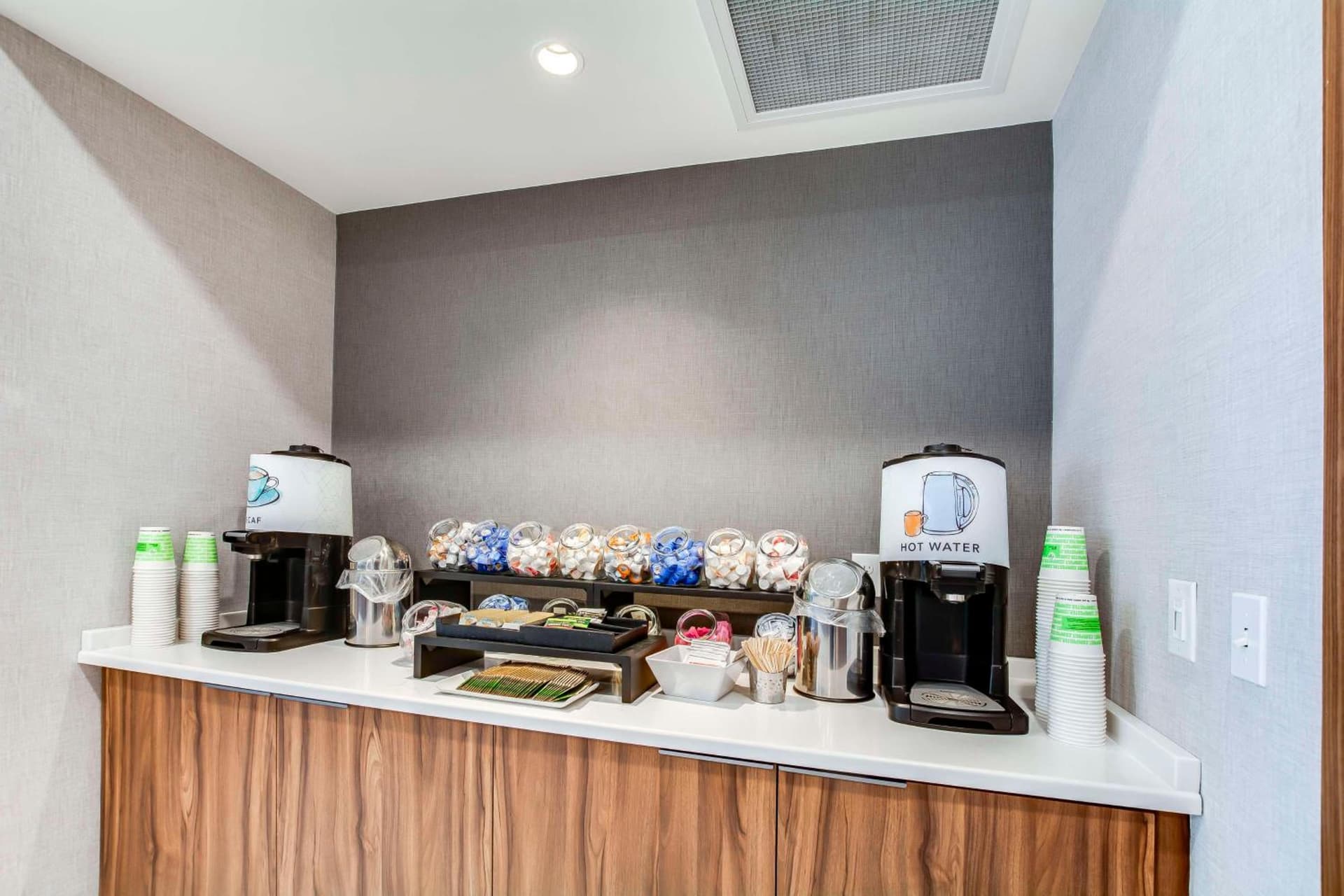 Embassy Suites by Hilton Louisville East gallery photo in Louisville, KY — image 26