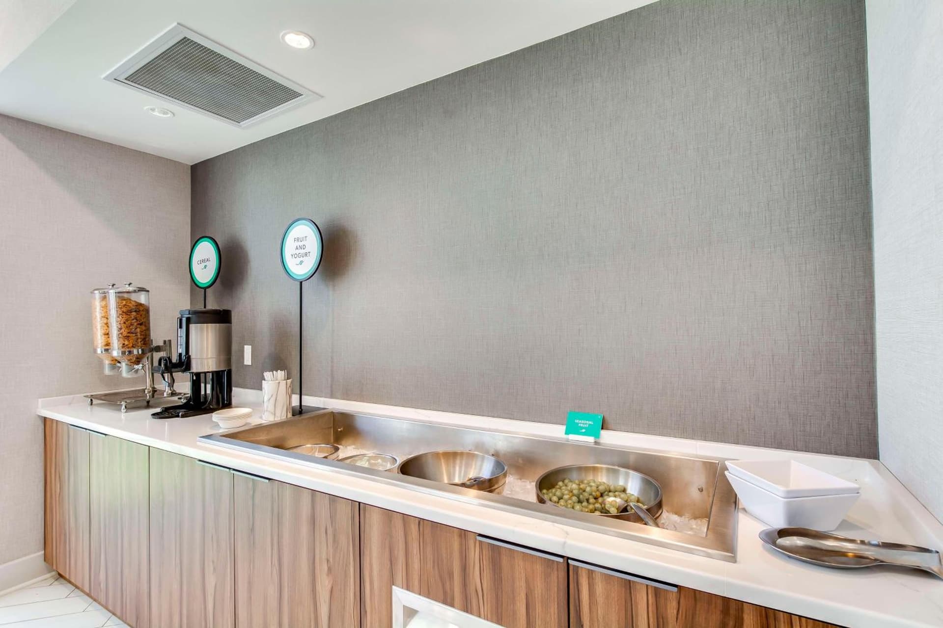 Embassy Suites by Hilton Louisville East gallery photo in Louisville, KY — image 72