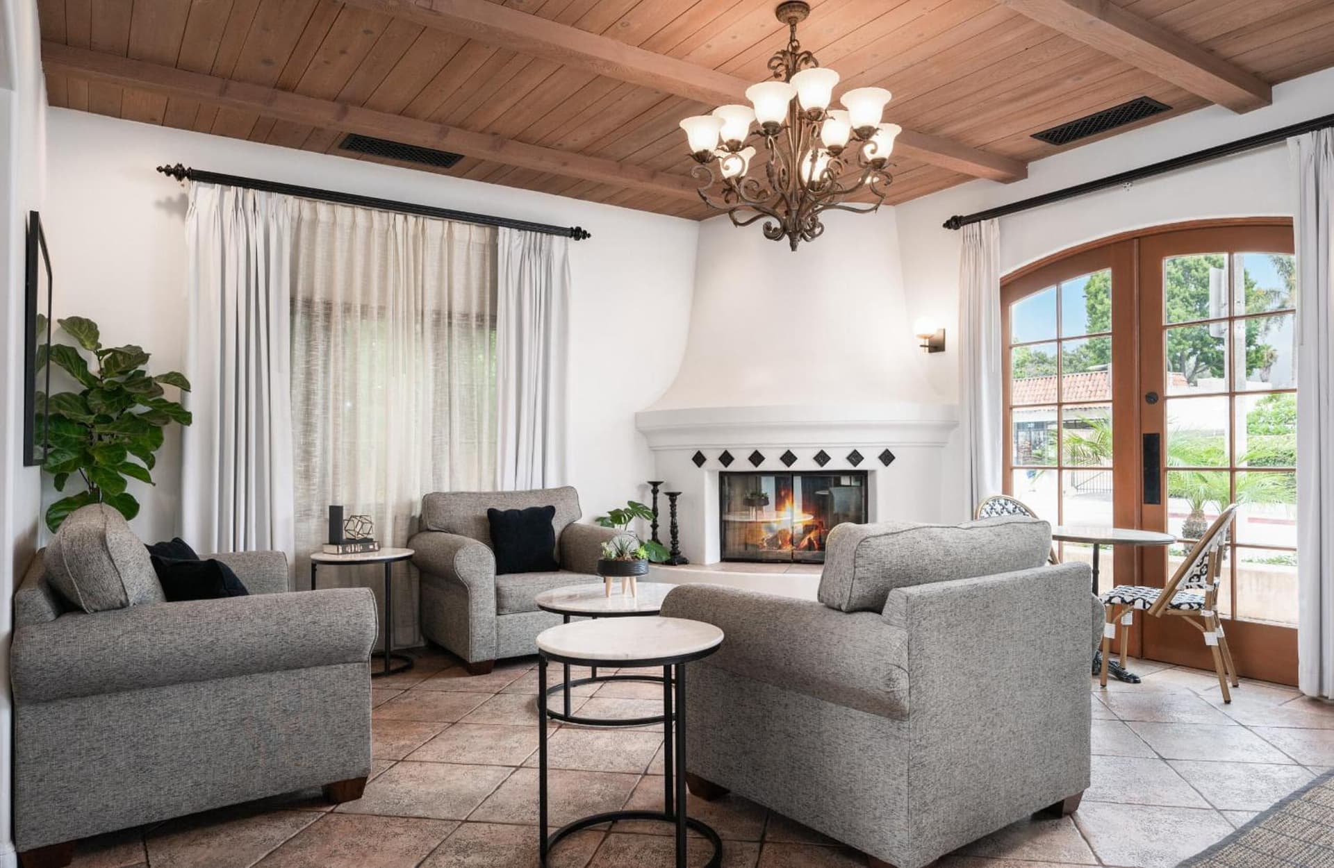 Brisas Del Mar Inn at the Beach gallery photo in Santa Barbara, CA — image 17