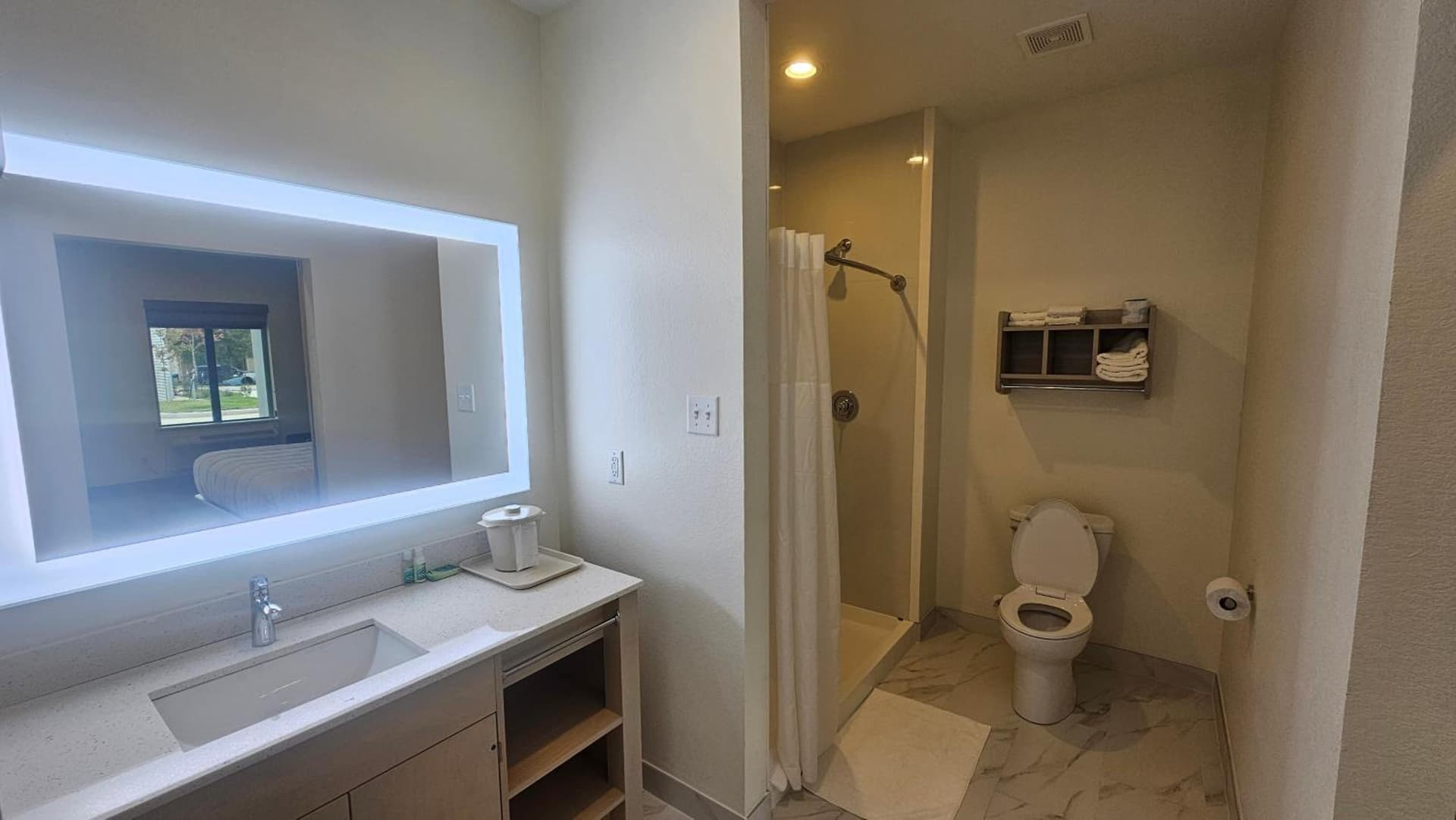 Palace Inn Baytown at Harrison st property views in Baytown, TX — gallery photo 3