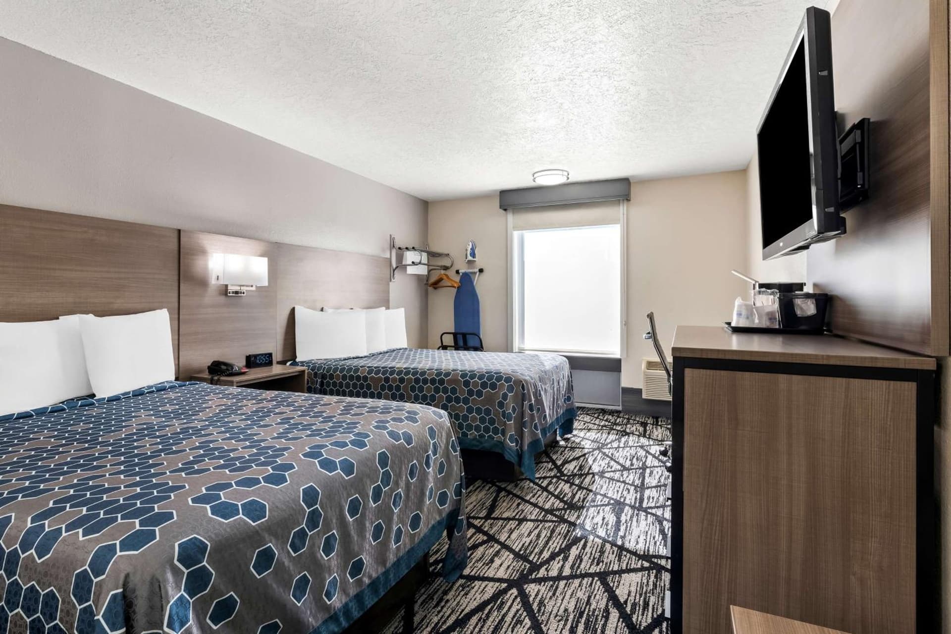 SureStay Hotel by Best Western Duncan property views in Duncan, OK — gallery photo 3