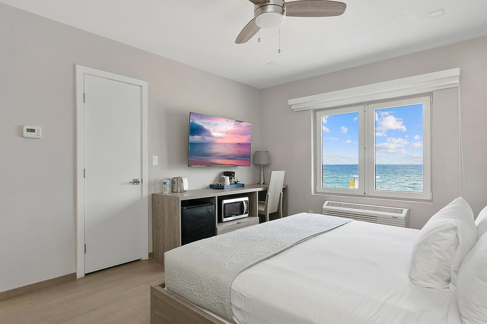 Hotel Sheldon gallery photo in Hollywood, FL — image 25