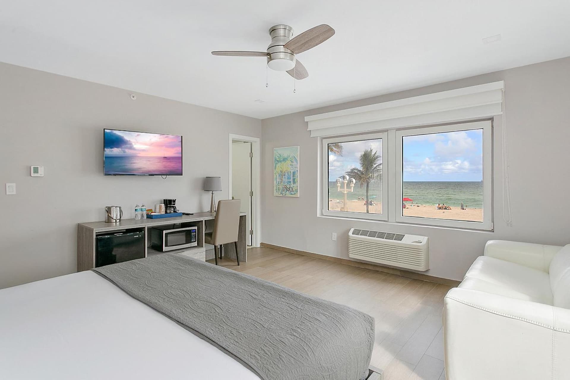Hotel Sheldon gallery photo in Hollywood, FL — image 31
