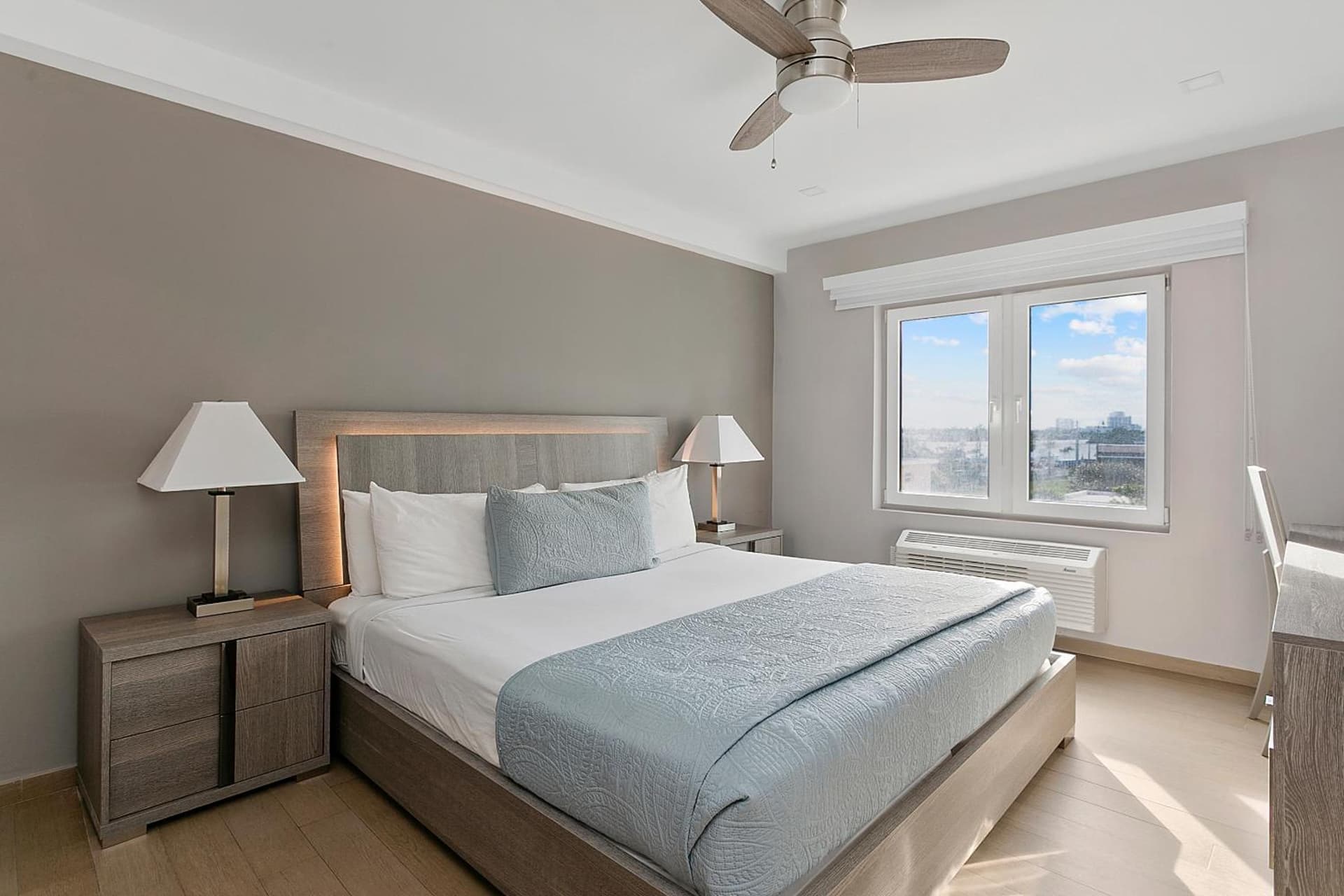 Hotel Sheldon property views in Hollywood, FL — gallery photo 3