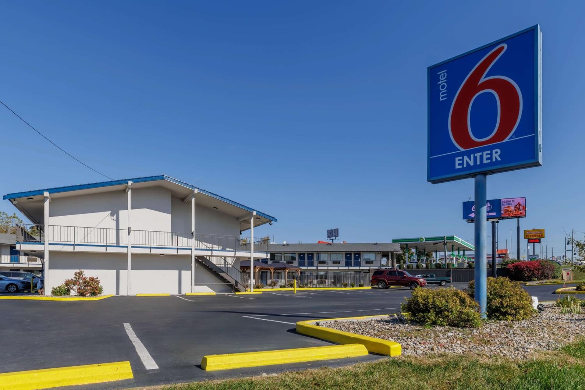 Motel 6 Elizabethtown featured exterior or lobby in Elizabethtown, KY — similar hotel
