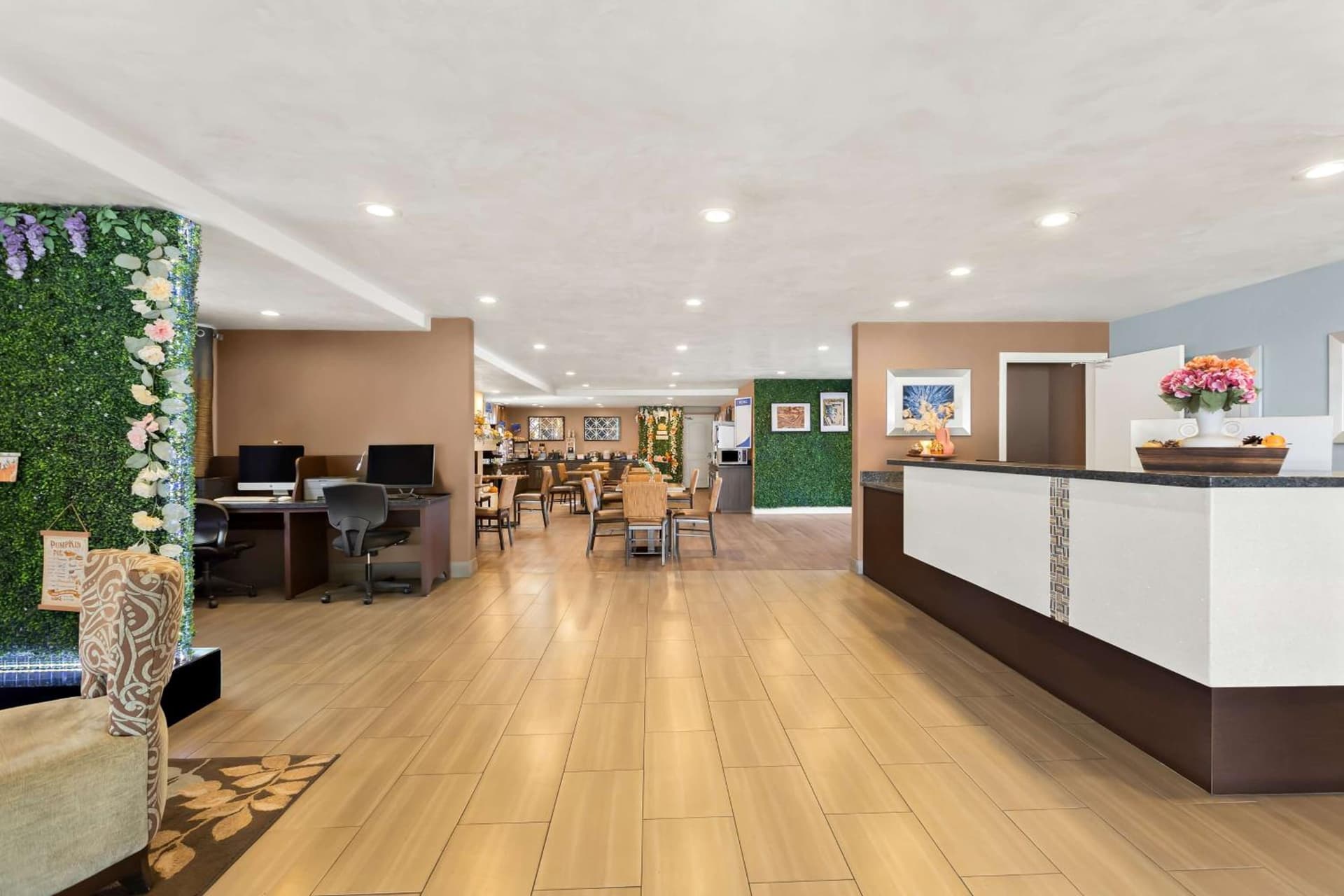 Best Western University Inn Santa Clara interior in Santa Clara, CA — gallery photo 2