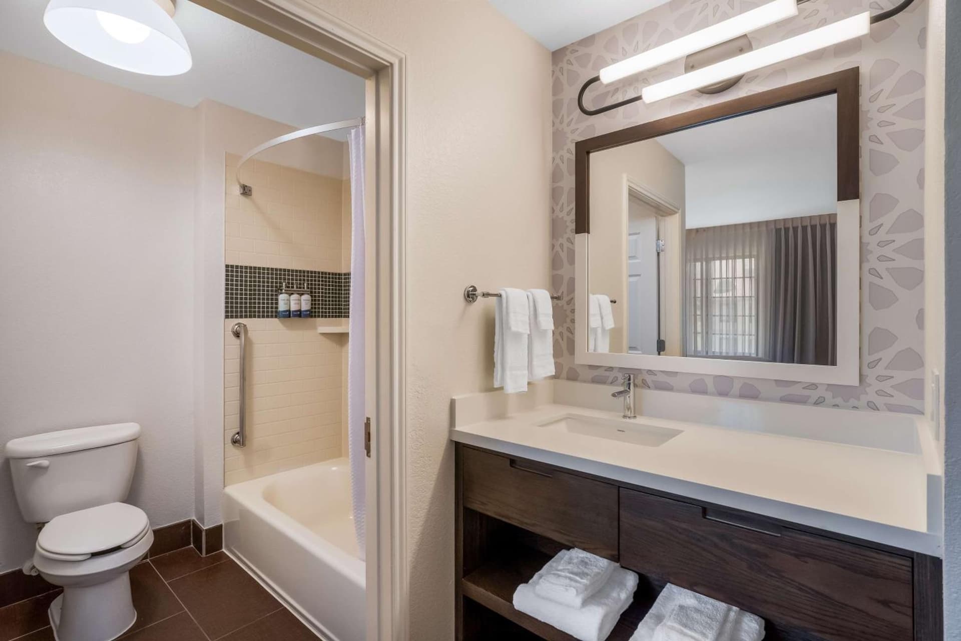Sonesta ES Suites San Jose - Airport interior in San Jose, CA — gallery photo 2
