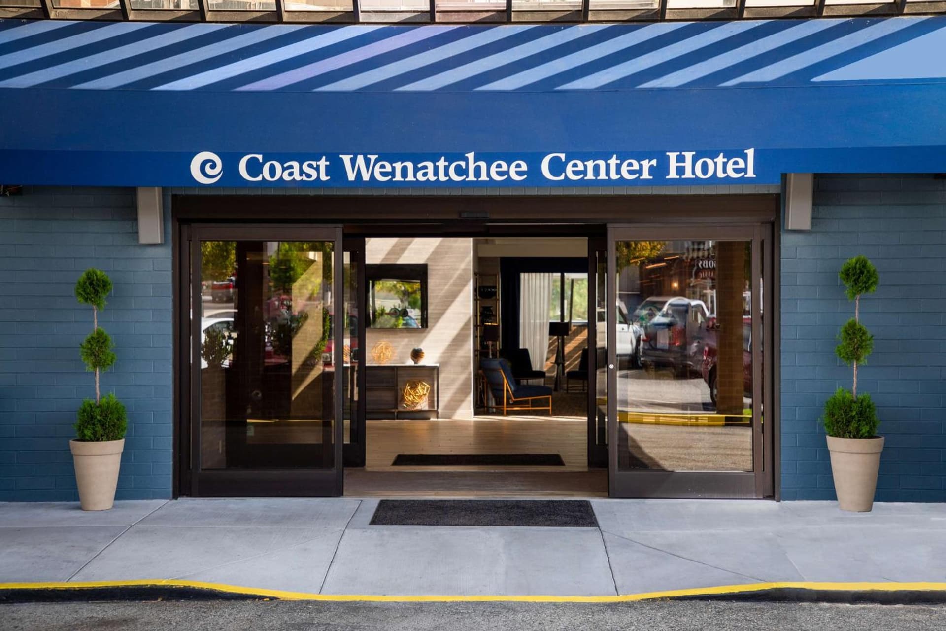 Coast Wenatchee Center Hotel interior in Wenatchee, WA — gallery photo 2