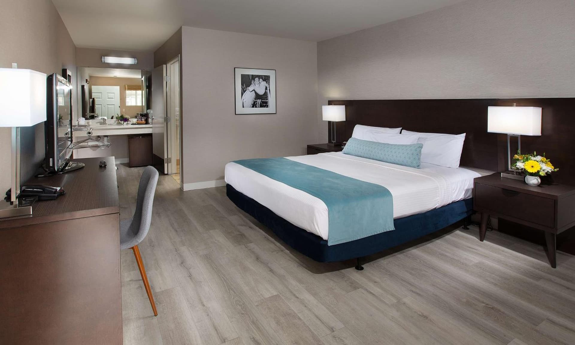 Safari Inn Burbank-Universal, a Coast Hotel gallery photo in Burbank, CA — image 26