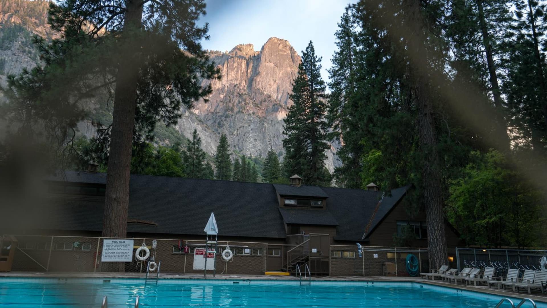 The Ahwahnee interior in Yosemite Village — gallery photo 2