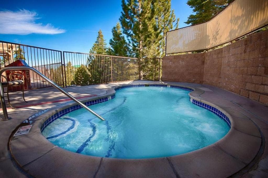 The Ridge Pointe interior in Stateline, NV — gallery photo 2
