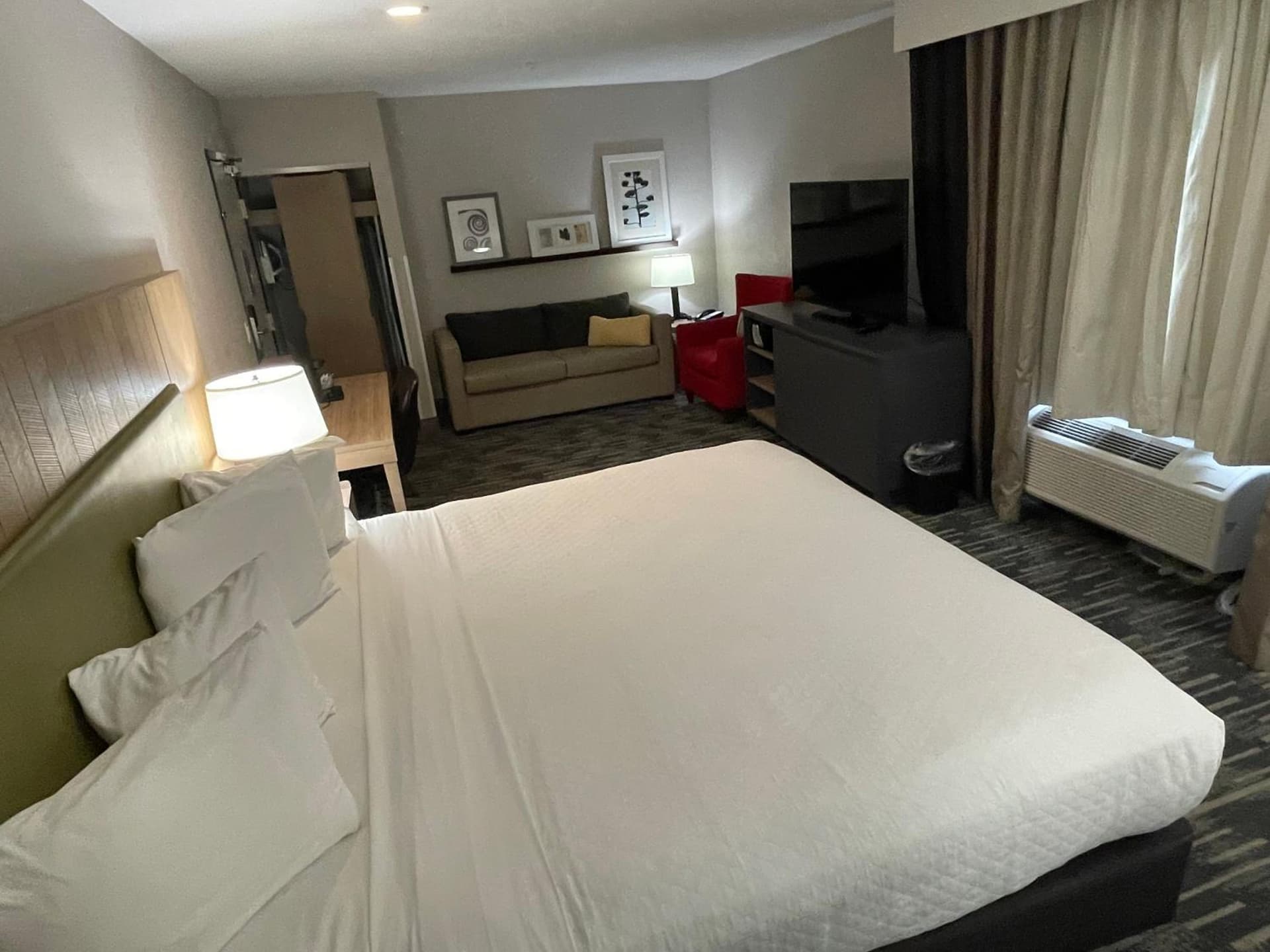 Country Inn & Suites by Radisson, Bakersfield, CA gallery photo in Bakersfield, CA — image 17
