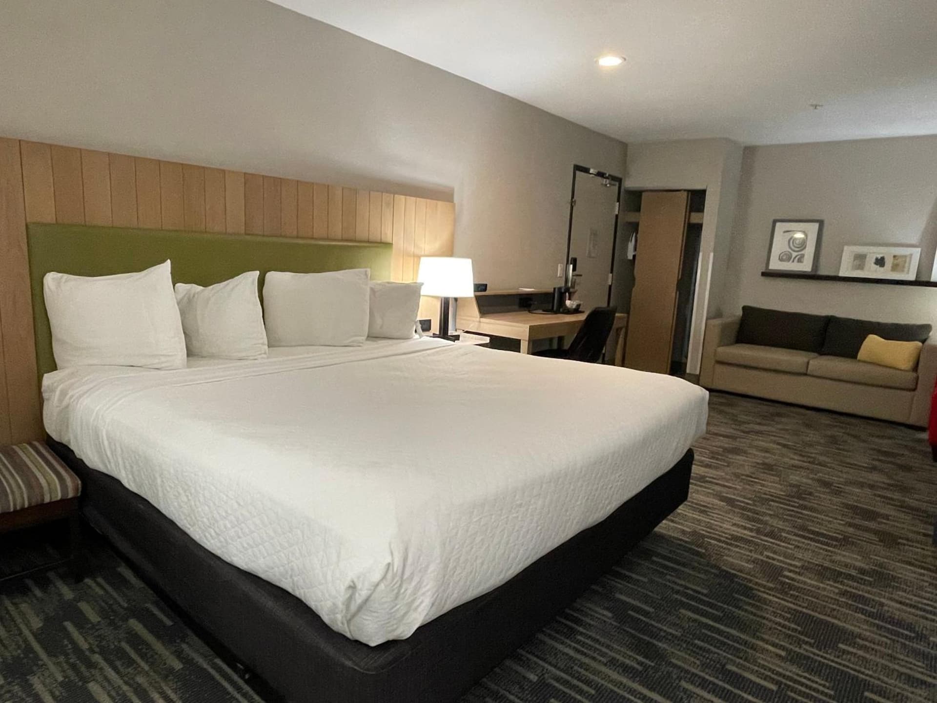 Country Inn & Suites by Radisson, Bakersfield, CA gallery photo in Bakersfield, CA — image 54