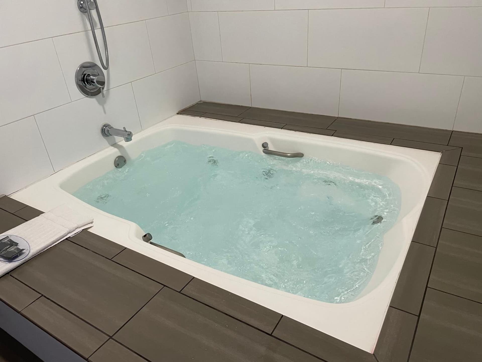 Country Inn & Suites by Radisson, Bakersfield, CA gallery photo in Bakersfield, CA — image 36