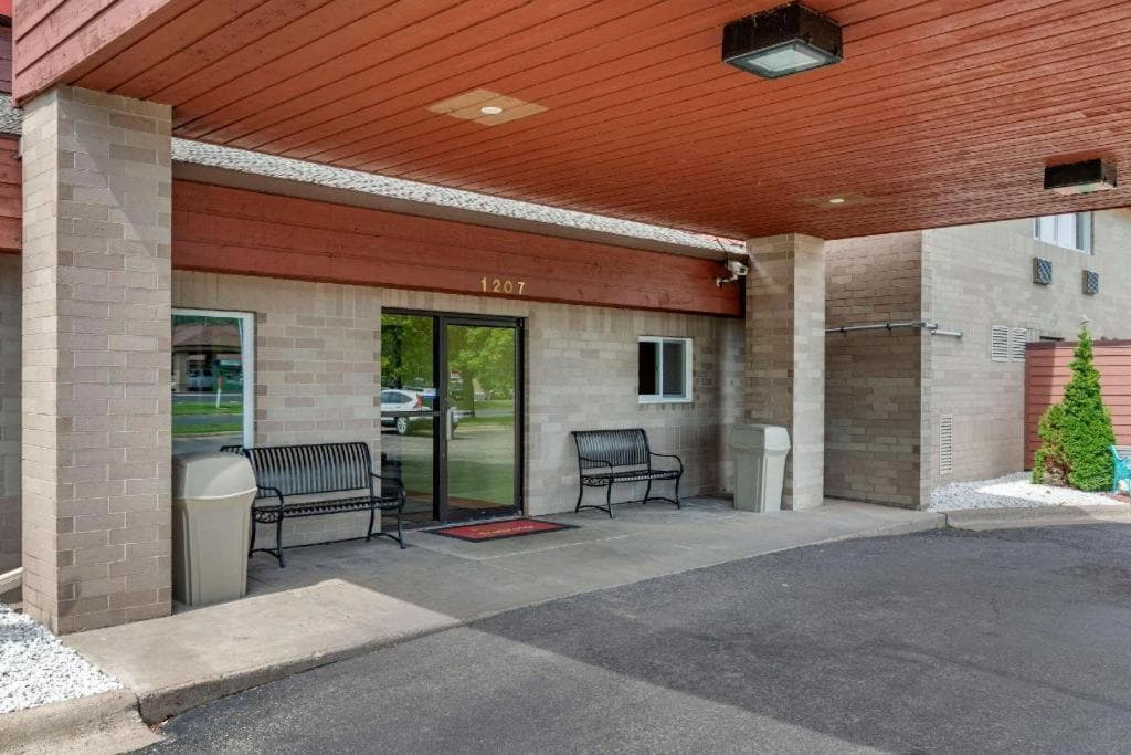 Econo Lodge gallery photo in River Falls, WI — image 31