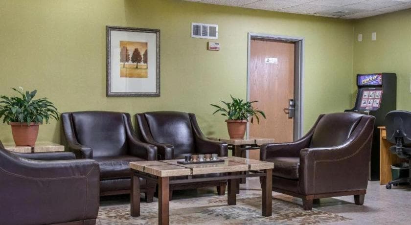 Econo Lodge gallery photo in River Falls, WI — image 32