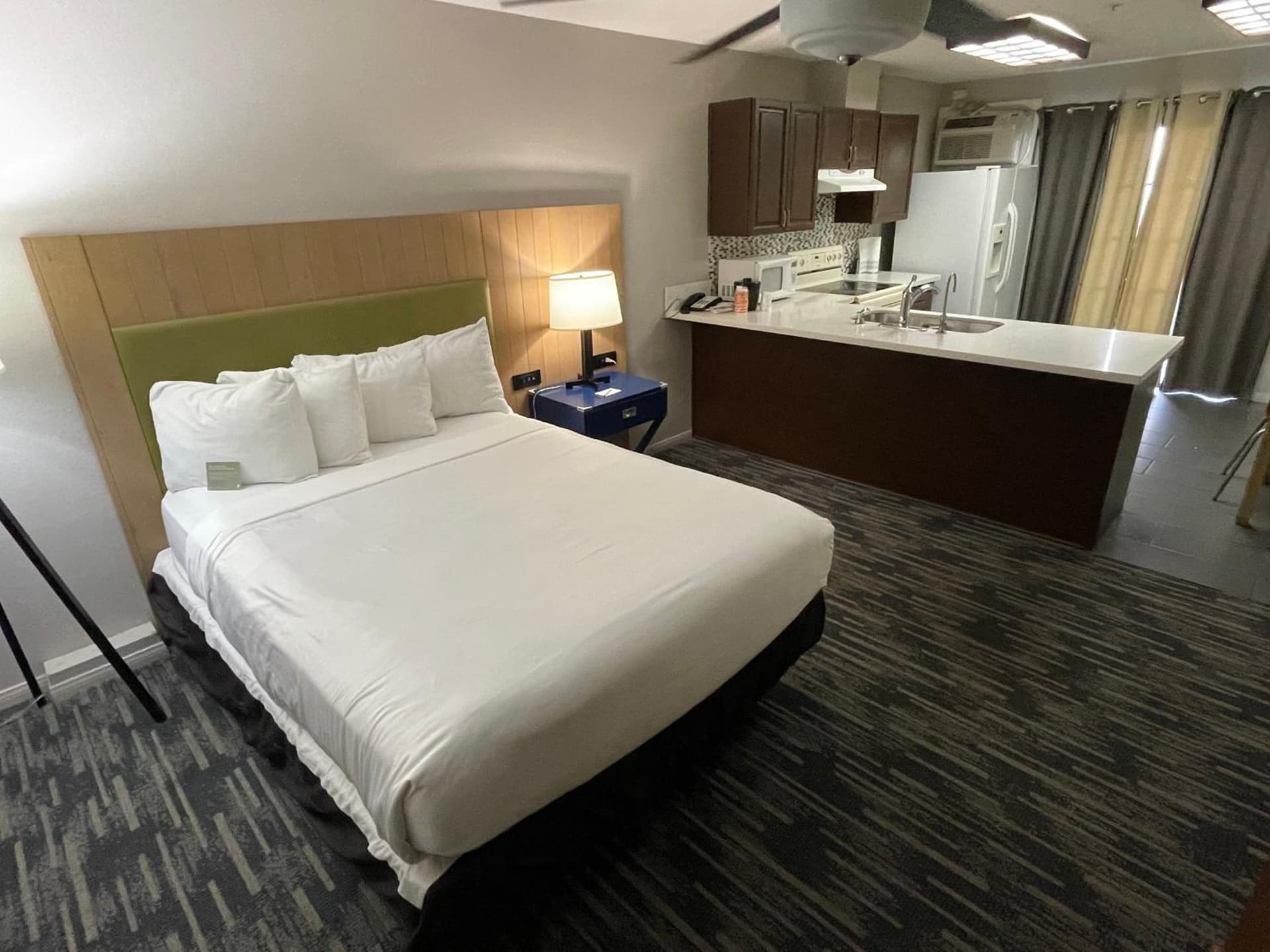 Country Inn & Suites by Radisson, Bakersfield, CA gallery photo in Bakersfield, CA — image 13