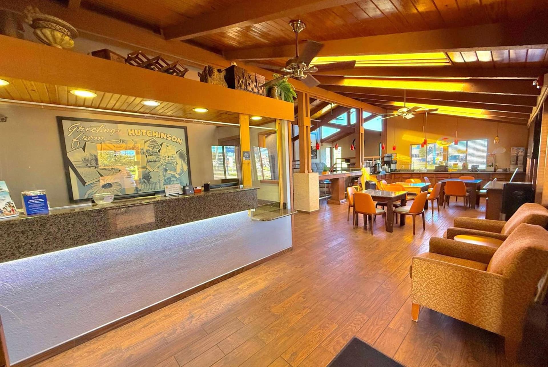 Super 8 by Wyndham Hutchinson interior in Hutchinson, KS — gallery photo 2