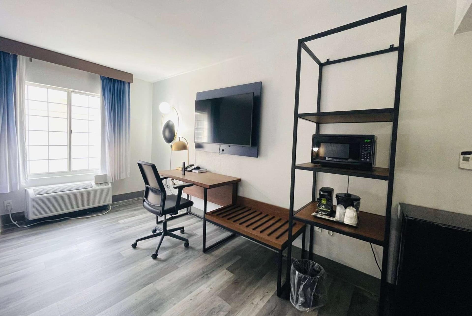 La Quinta by Wyndham Birmingham Homewood gallery photo in Birmingham, AL — image 51