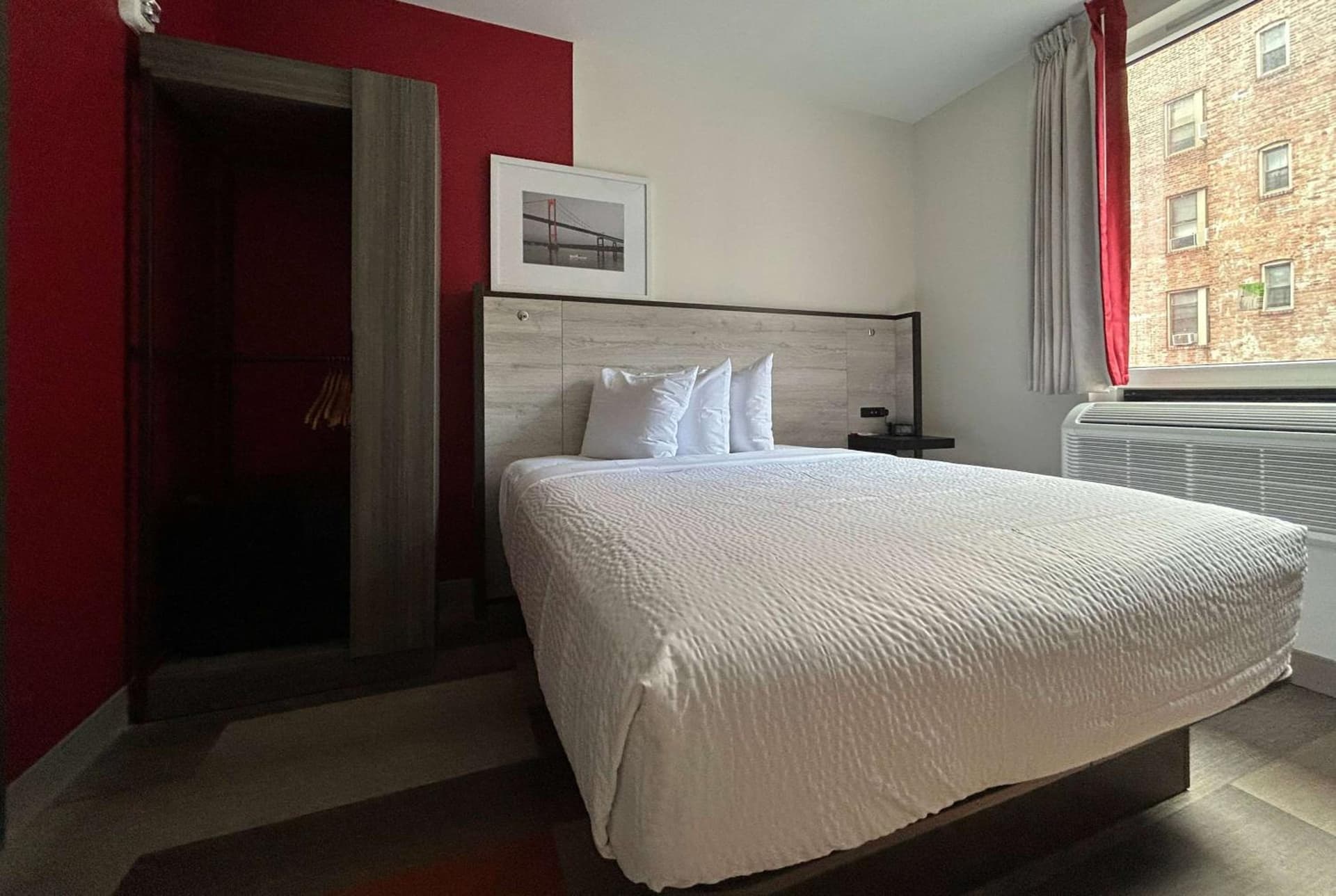 Ramada by Wyndham Brooklyn Near Flatbush interior in Brooklyn, NY — gallery photo 2