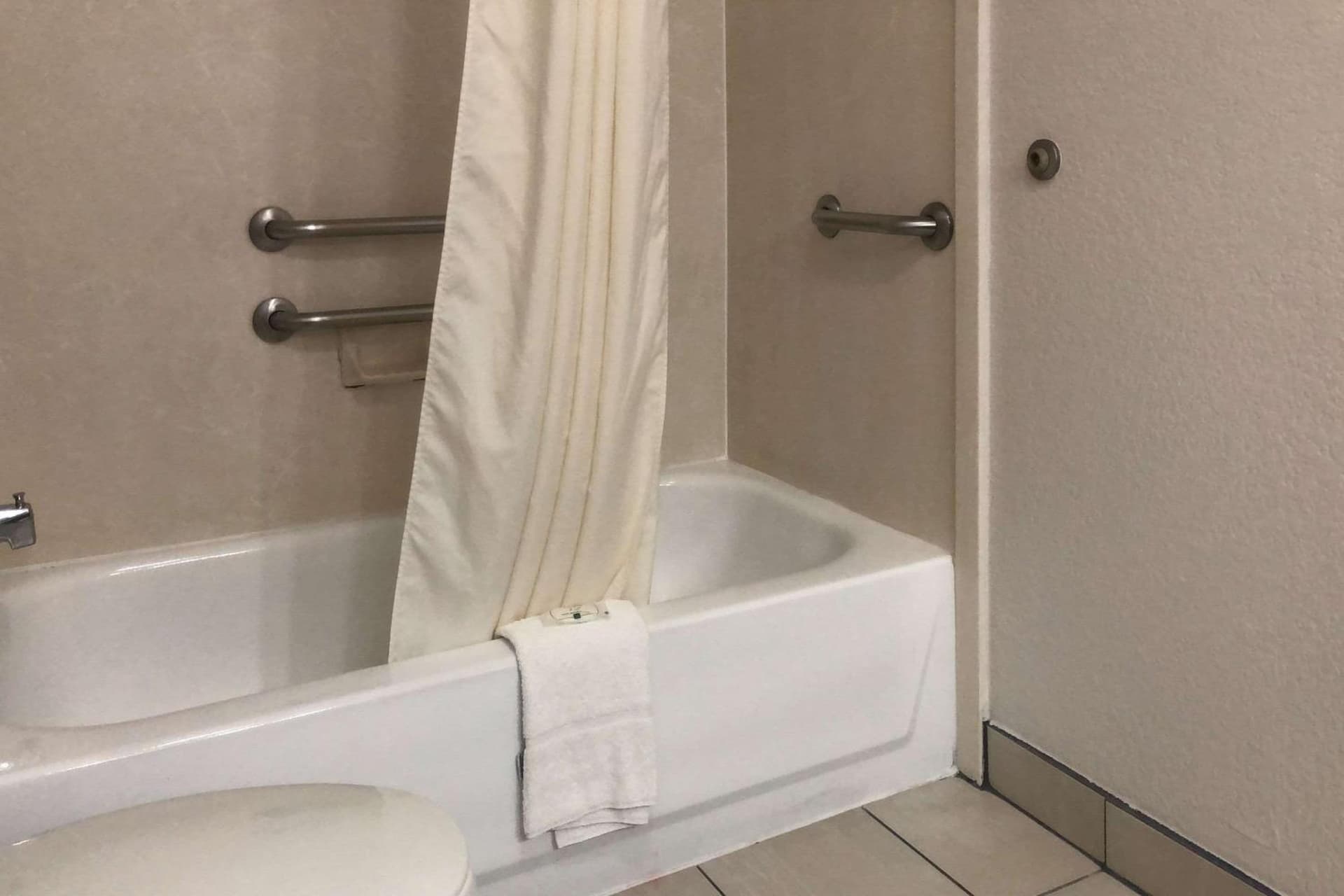 Quality Inn & Suites Denver International Airport gallery photo in Denver, CO — image 48