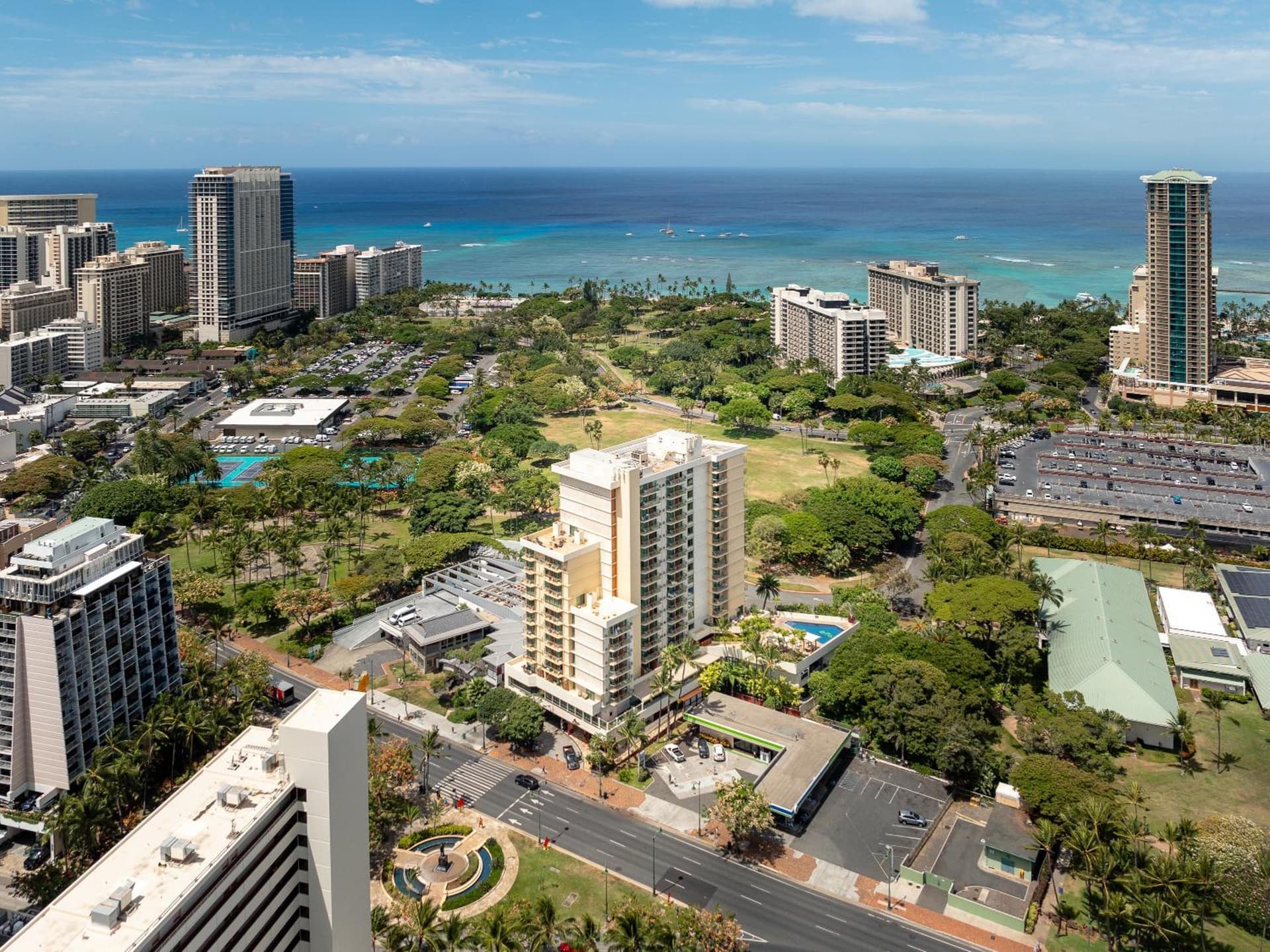 Luana Waikiki Hotel & Suites gallery photo in Honolulu, HI — image 139