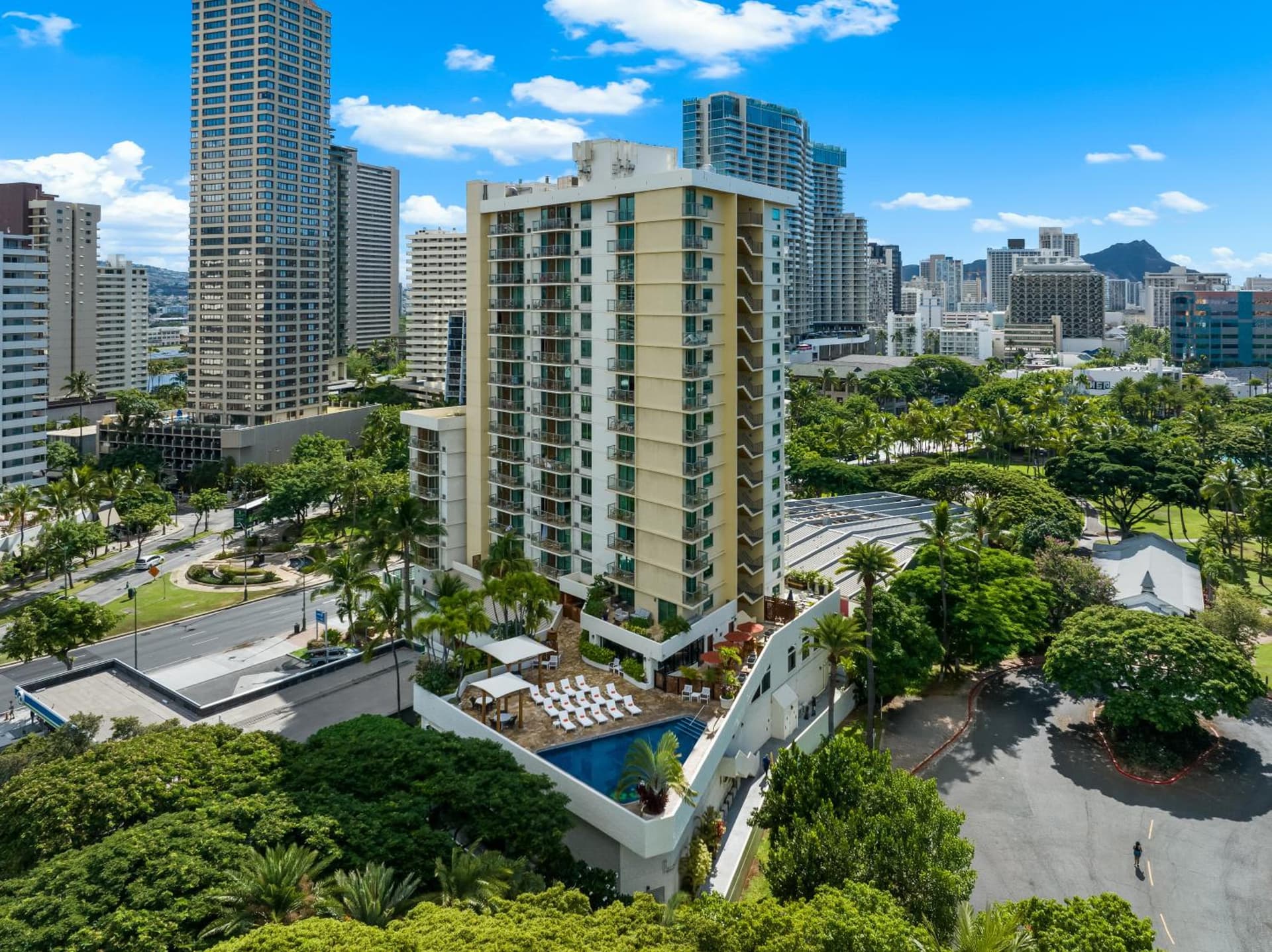 Luana Waikiki Hotel & Suites gallery photo in Honolulu, HI — image 9