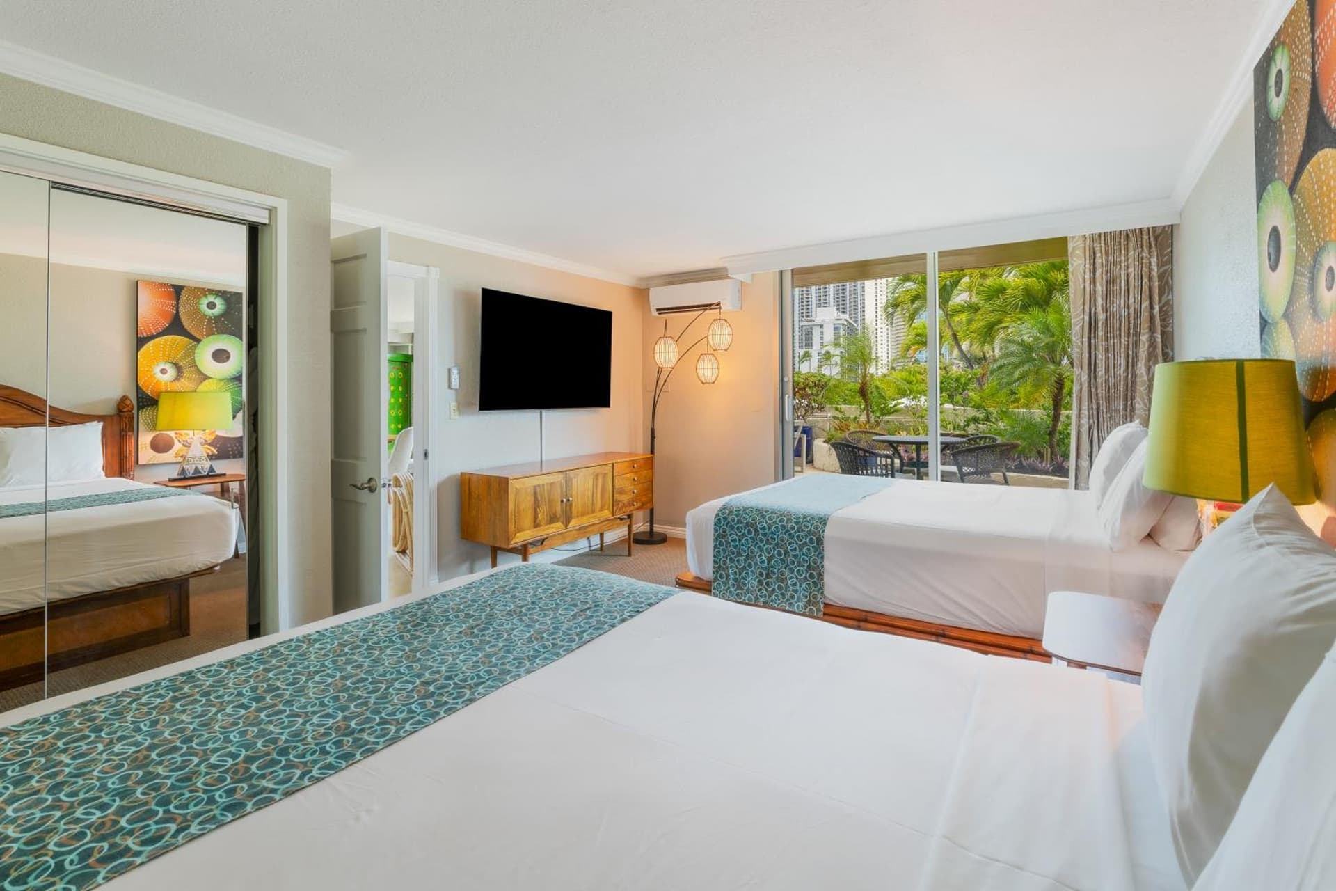 Luana Waikiki Hotel & Suites gallery photo in Honolulu, HI — image 82