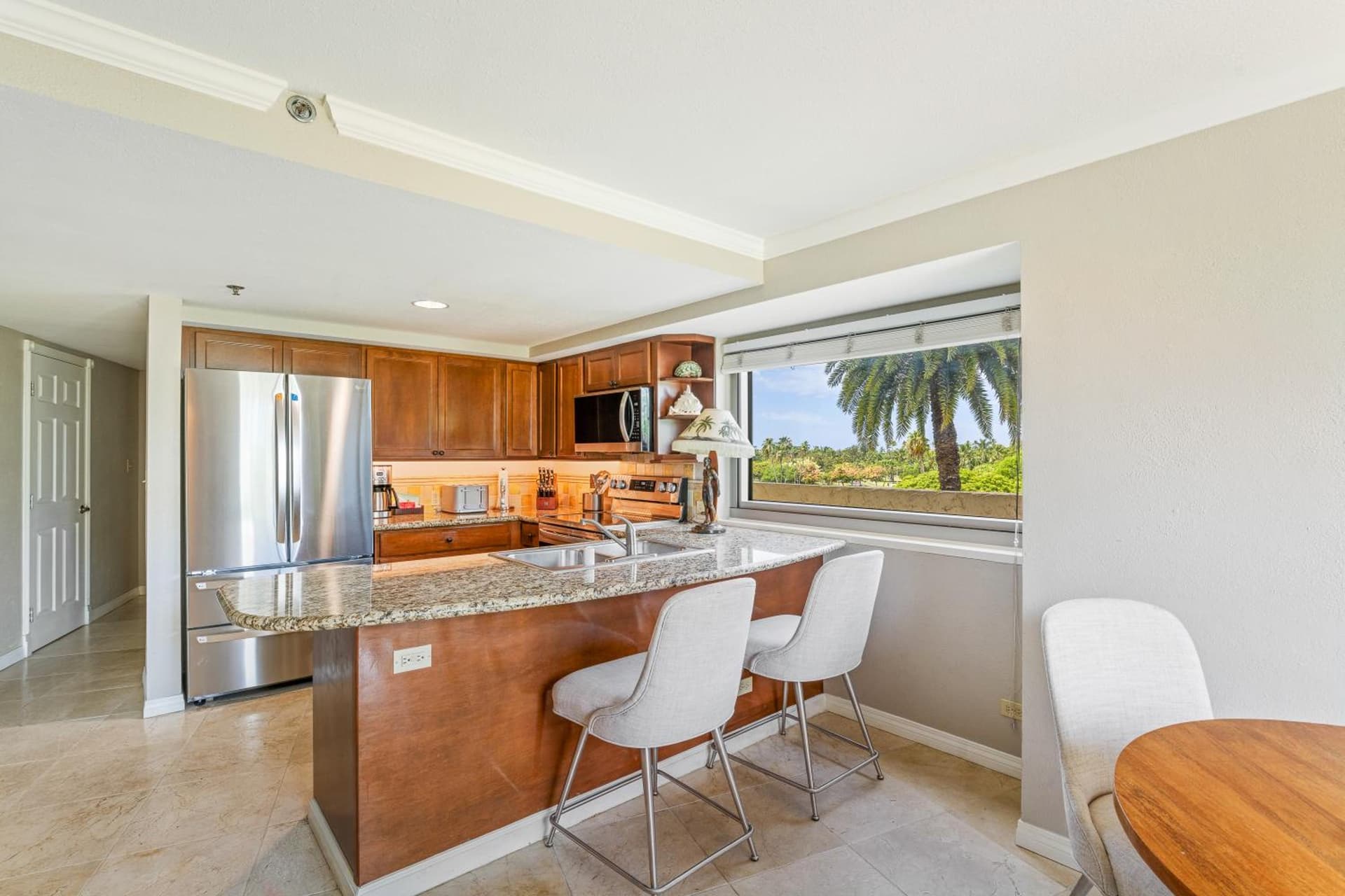 Luana Waikiki Hotel & Suites gallery photo in Honolulu, HI — image 61
