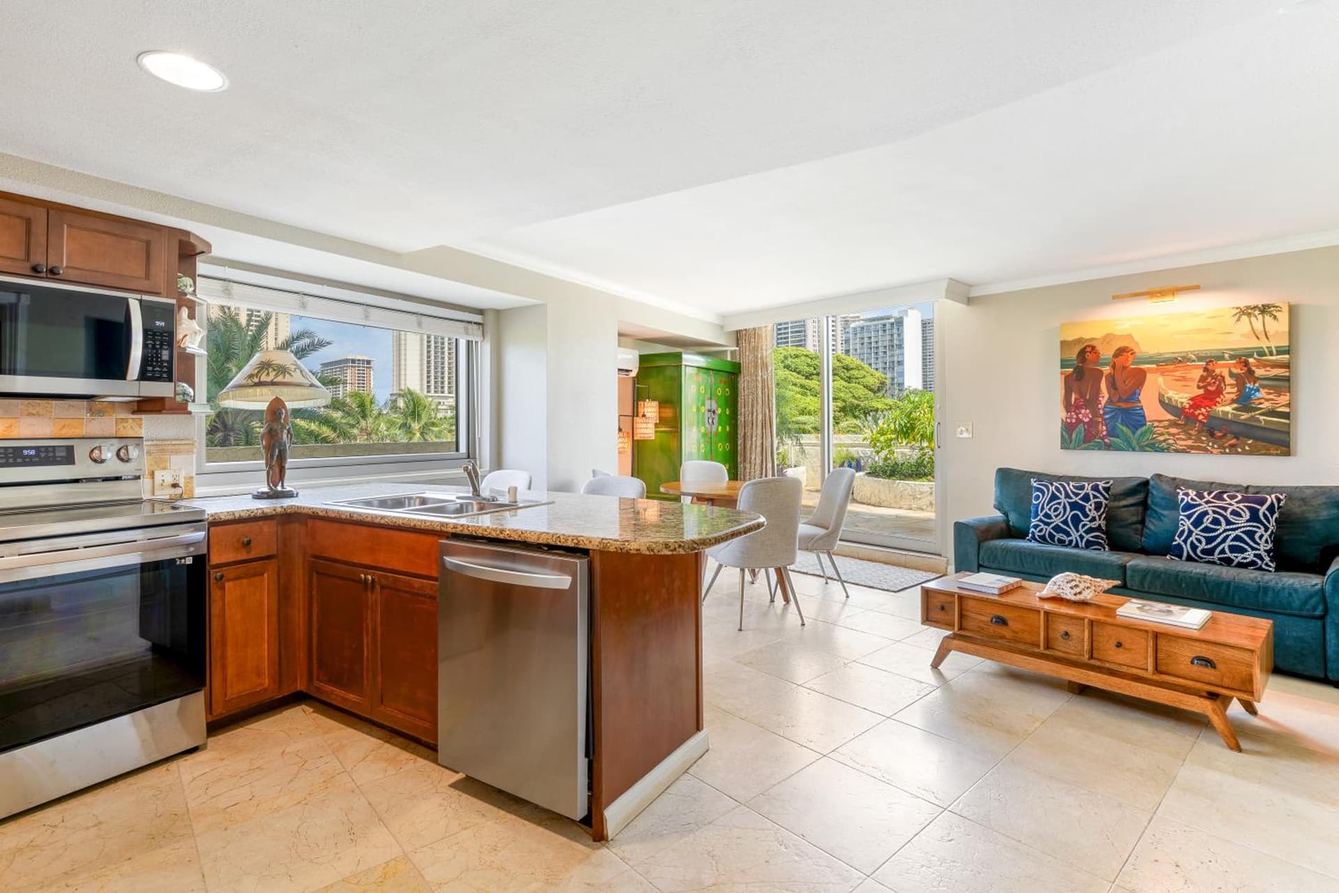 Luana Waikiki Hotel & Suites gallery photo in Honolulu, HI — image 62