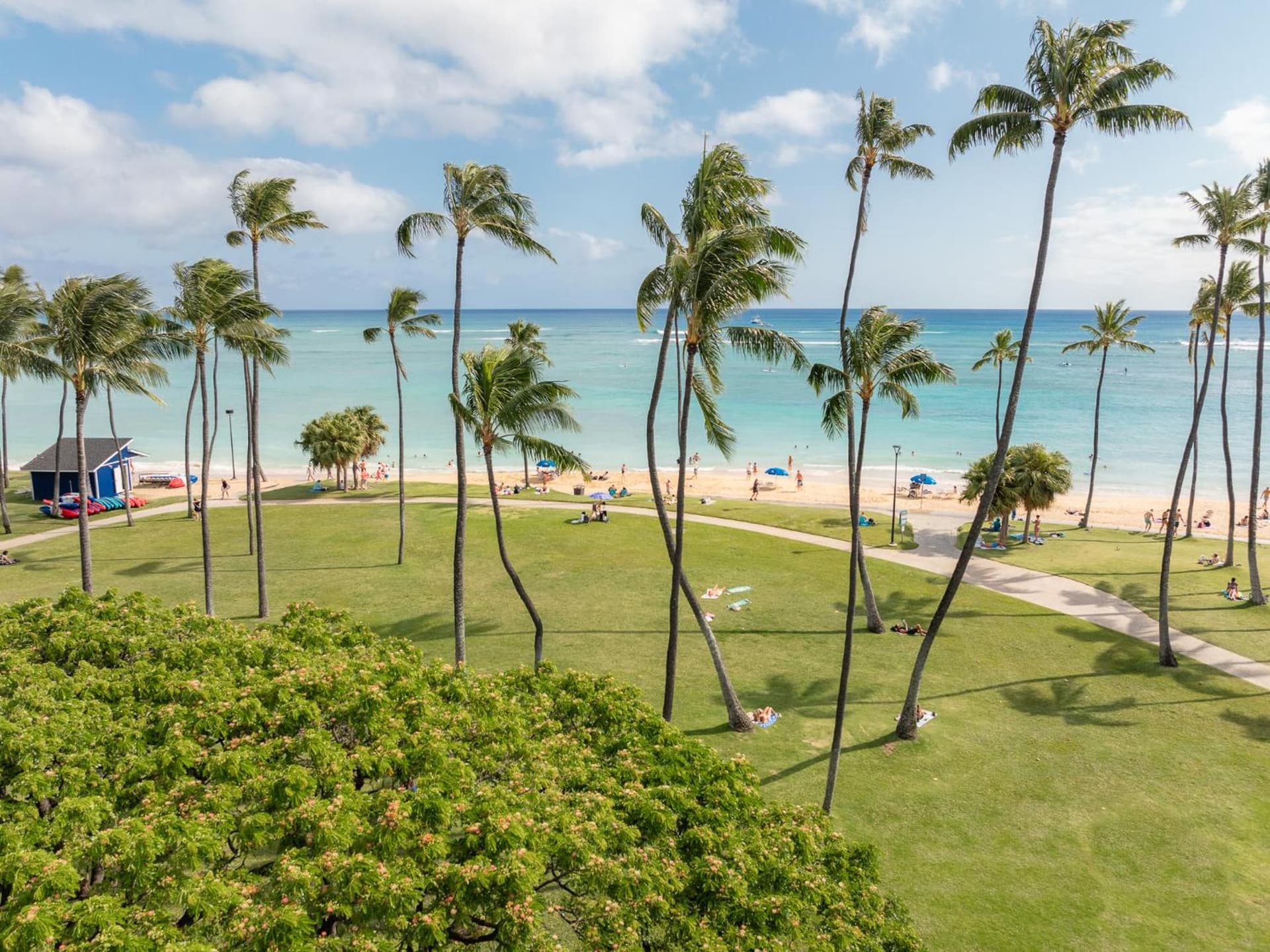 Luana Waikiki Hotel & Suites gallery photo in Honolulu, HI — image 201