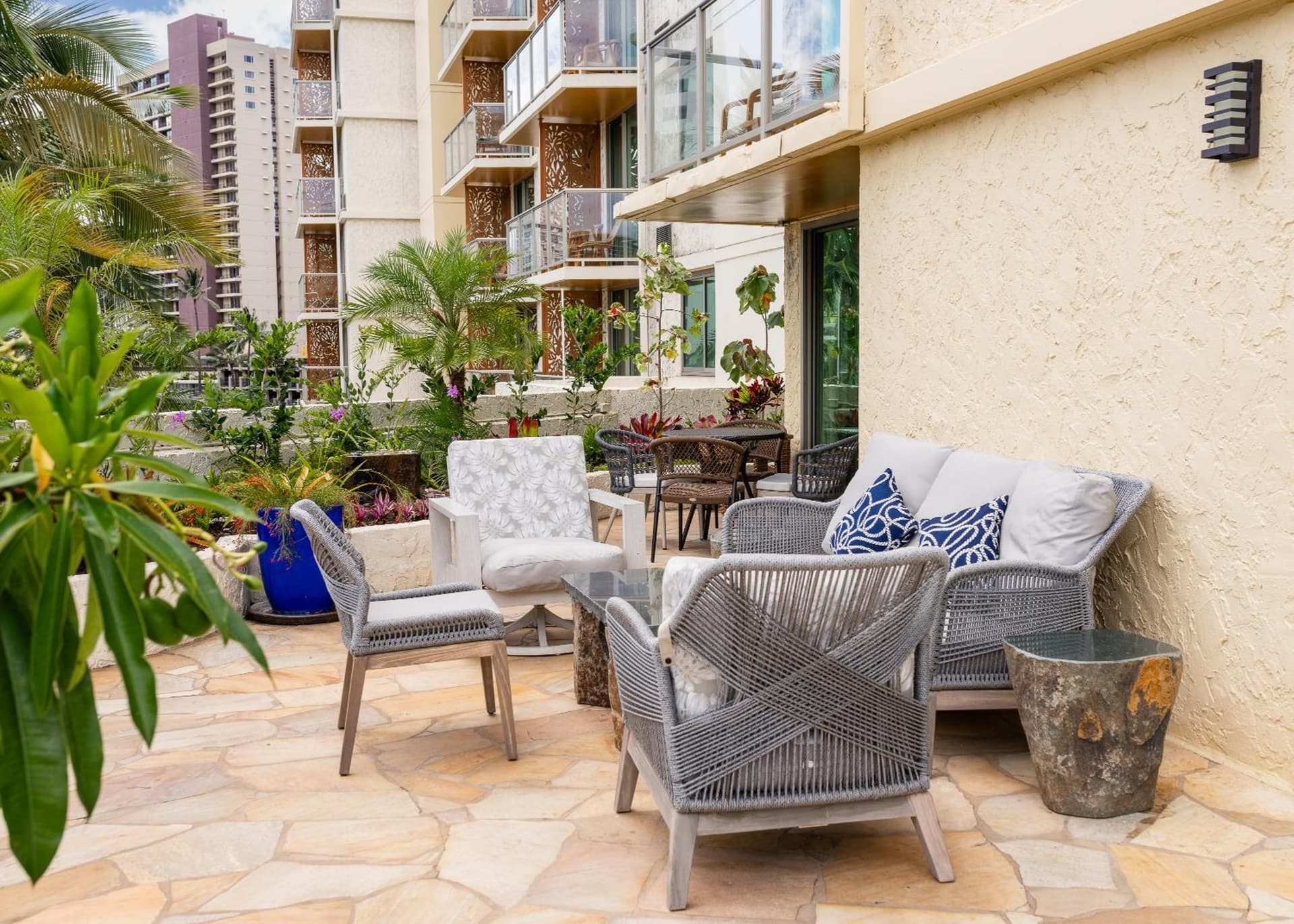 Luana Waikiki Hotel & Suites gallery photo in Honolulu, HI — image 26