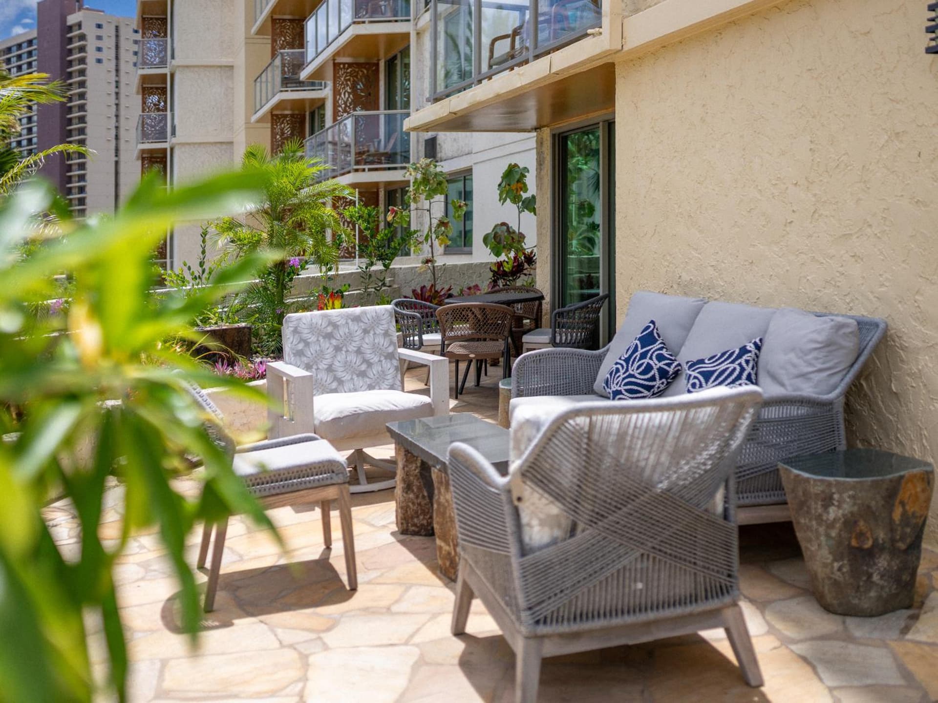 Luana Waikiki Hotel & Suites gallery photo in Honolulu, HI — image 51