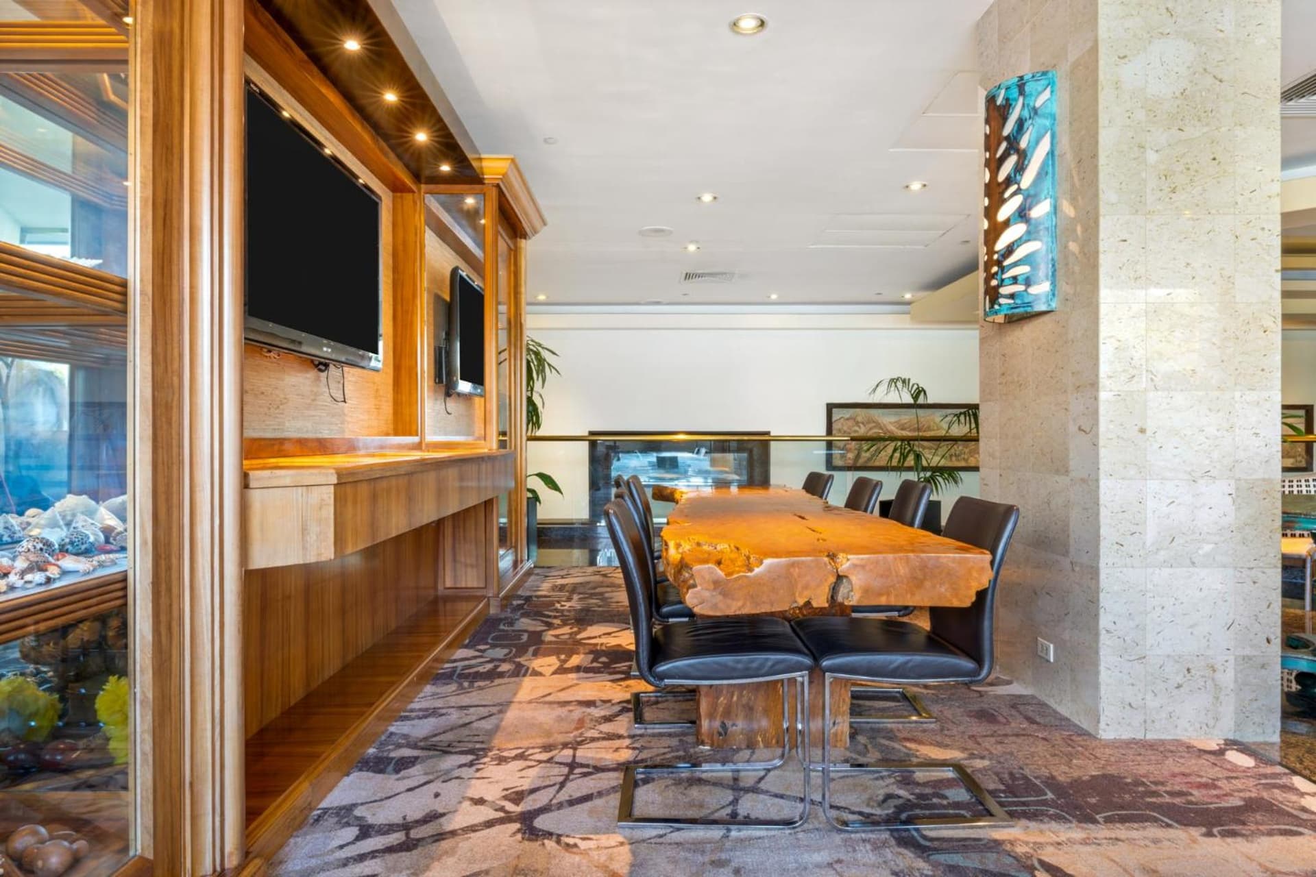 Luana Waikiki Hotel & Suites gallery photo in Honolulu, HI — image 27