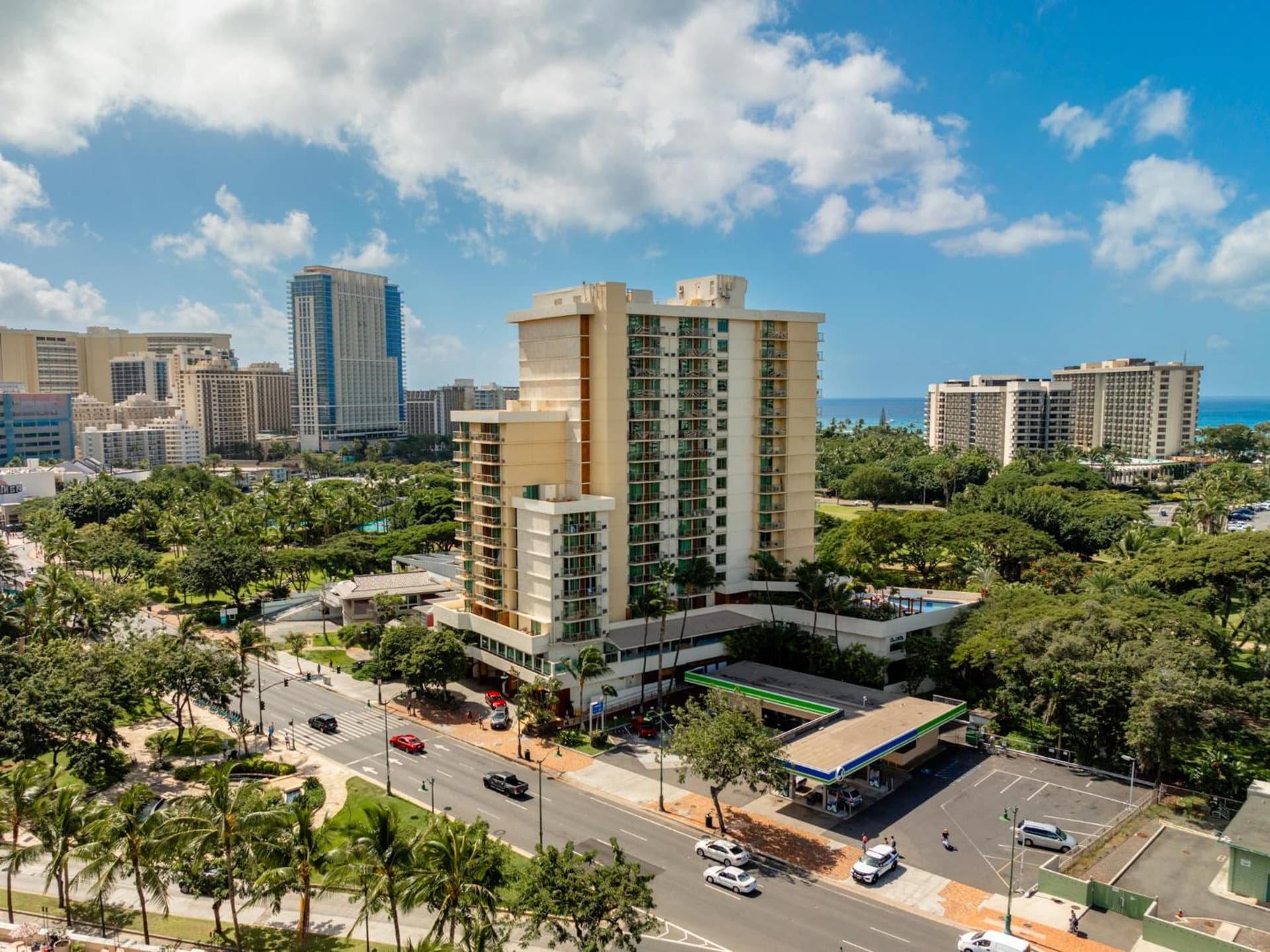 Luana Waikiki Hotel & Suites gallery photo in Honolulu, HI — image 89