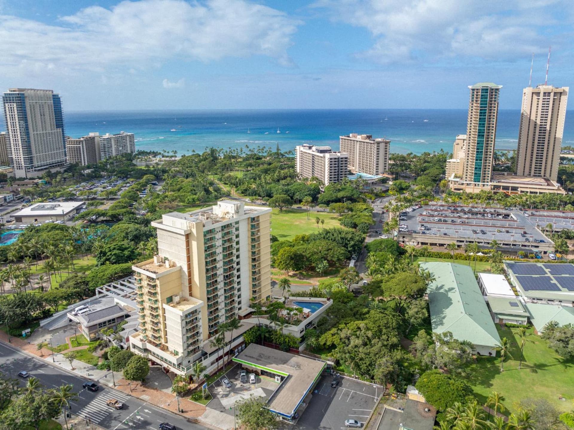 Luana Waikiki Hotel & Suites gallery photo in Honolulu, HI — image 10