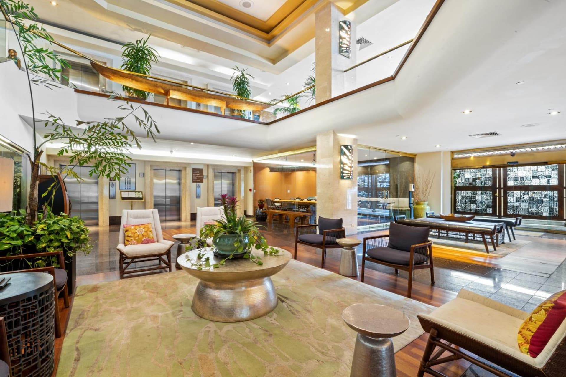 Luana Waikiki Hotel & Suites gallery photo in Honolulu, HI — image 196