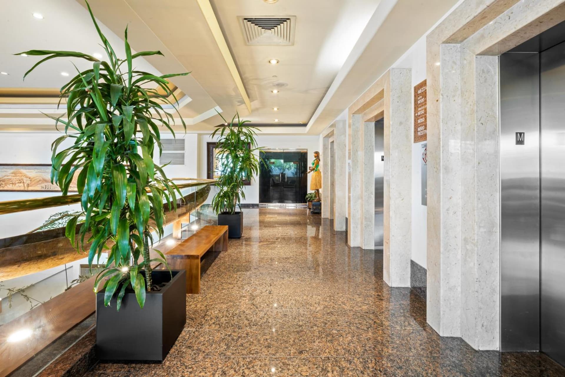 Luana Waikiki Hotel & Suites gallery photo in Honolulu, HI — image 191