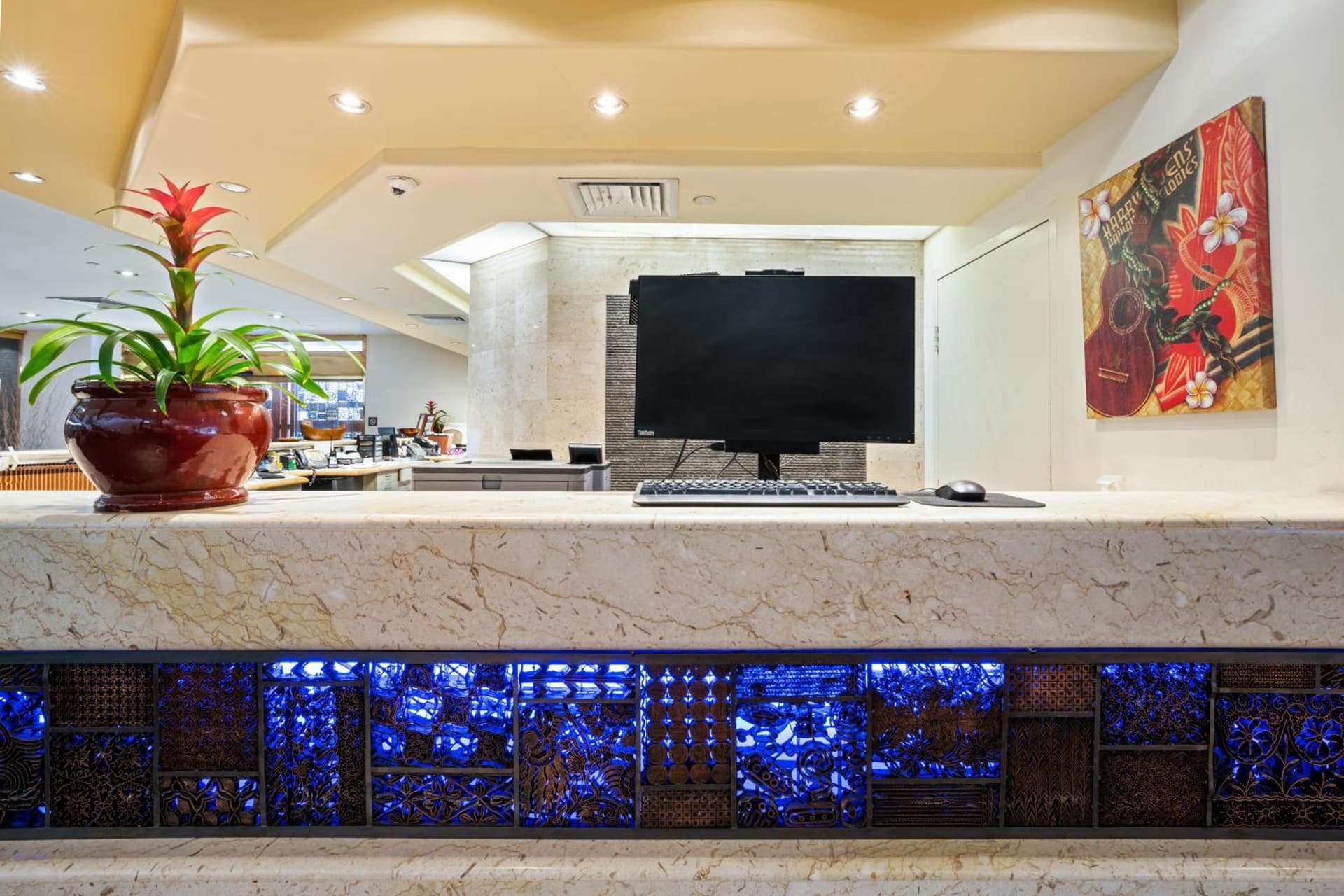 Luana Waikiki Hotel & Suites gallery photo in Honolulu, HI — image 165