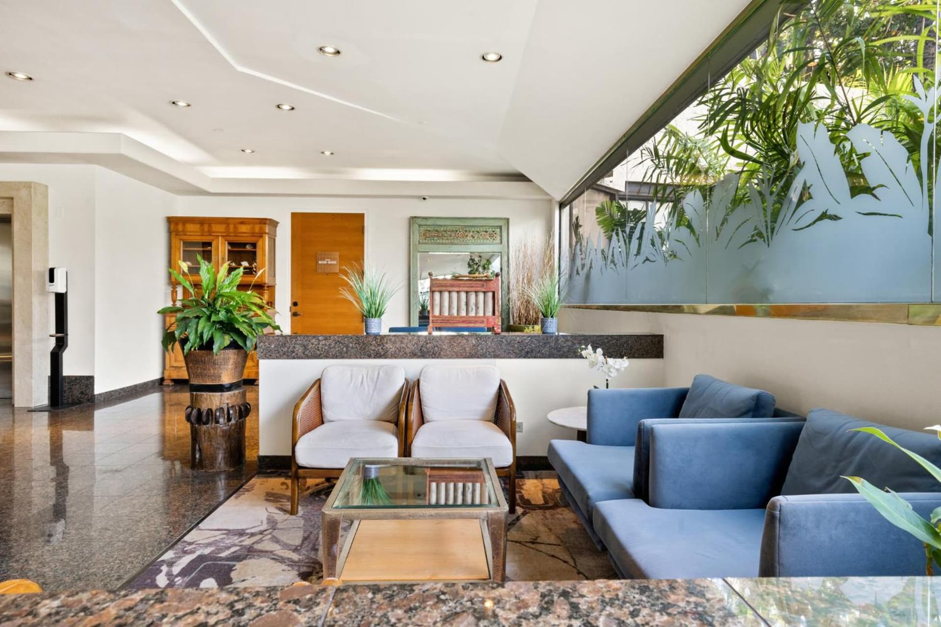 Luana Waikiki Hotel & Suites gallery photo in Honolulu, HI — image 219