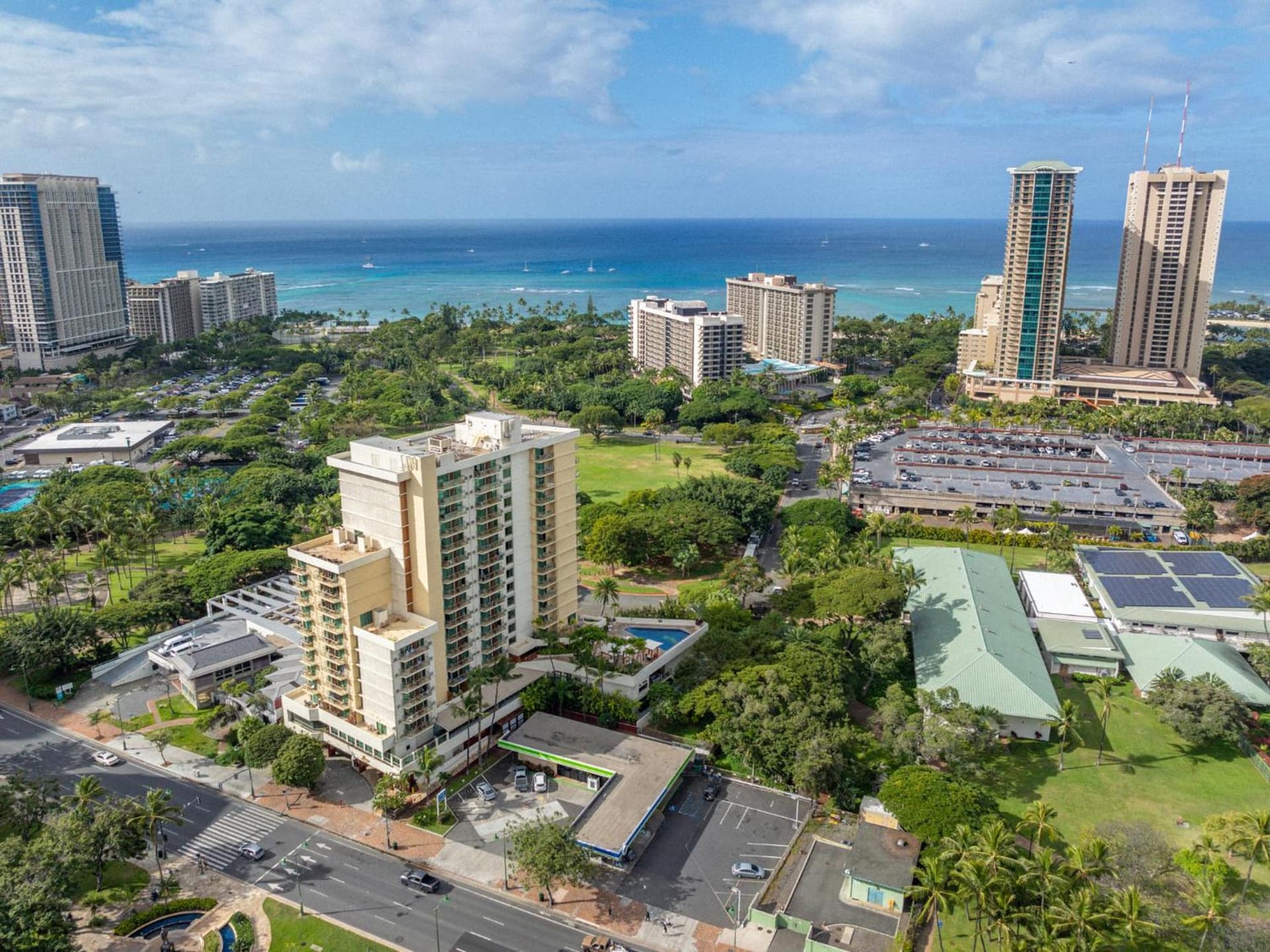 Luana Waikiki Hotel & Suites gallery photo in Honolulu, HI — image 151