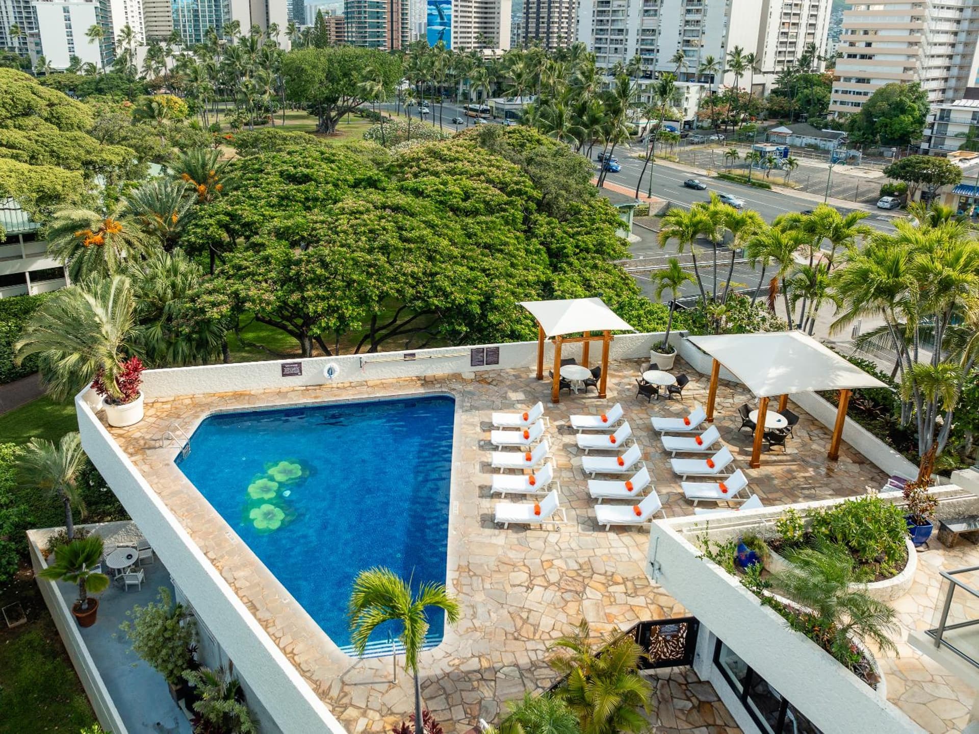 Luana Waikiki Hotel & Suites gallery photo in Honolulu, HI — image 13