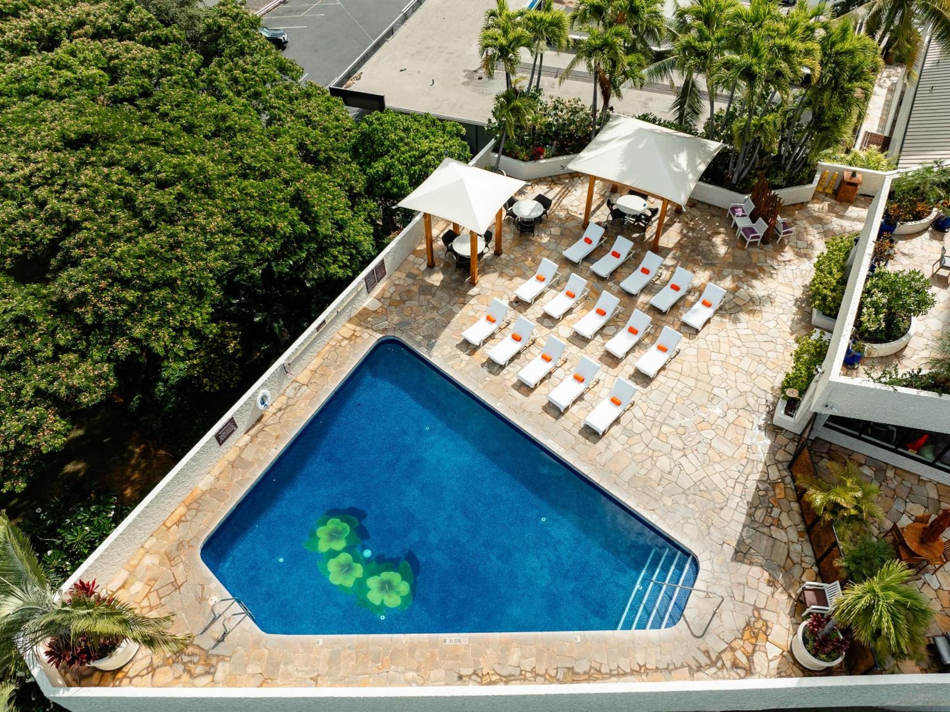 Luana Waikiki Hotel & Suites gallery photo in Honolulu, HI — image 21