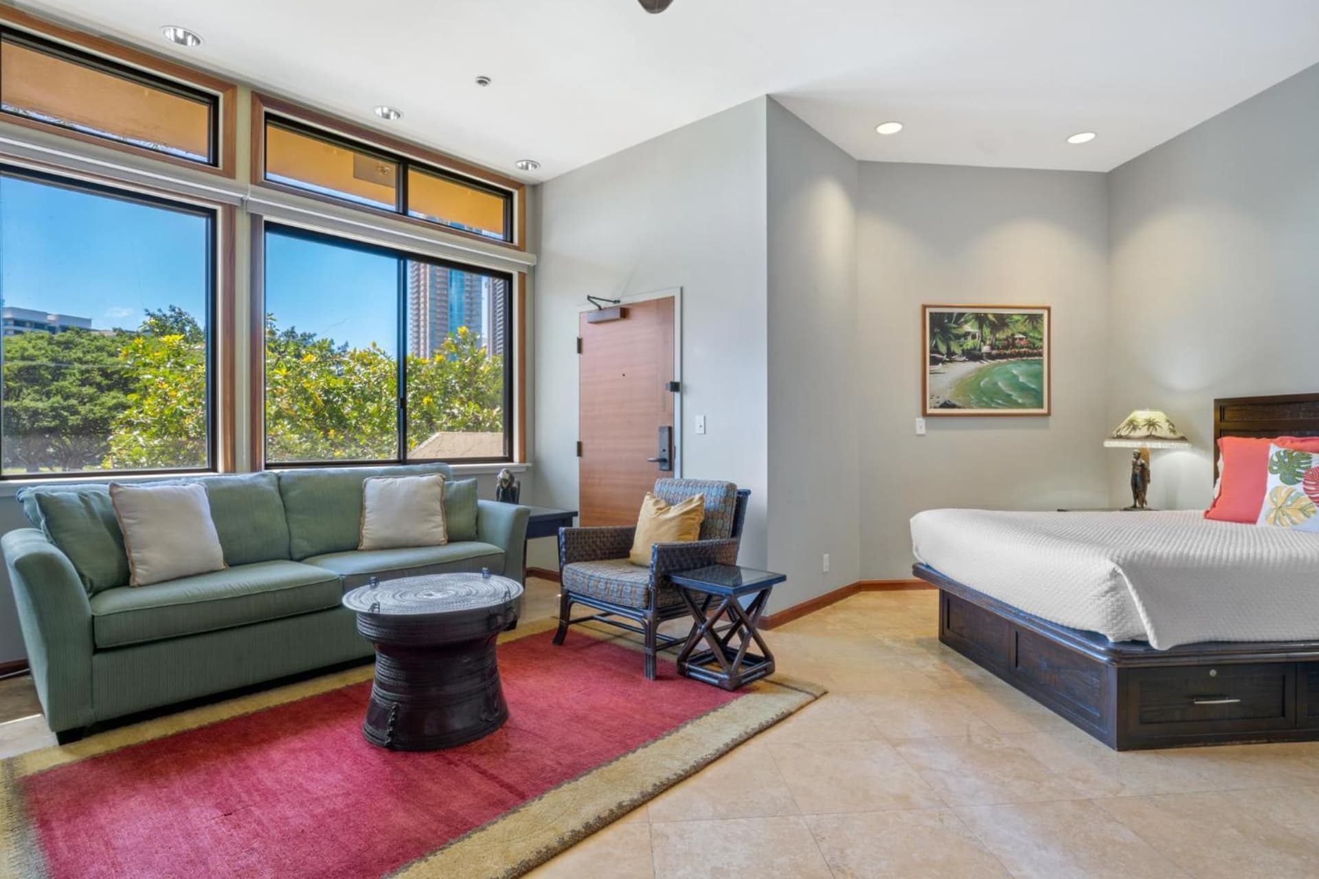 Luana Waikiki Hotel & Suites gallery photo in Honolulu, HI — image 155