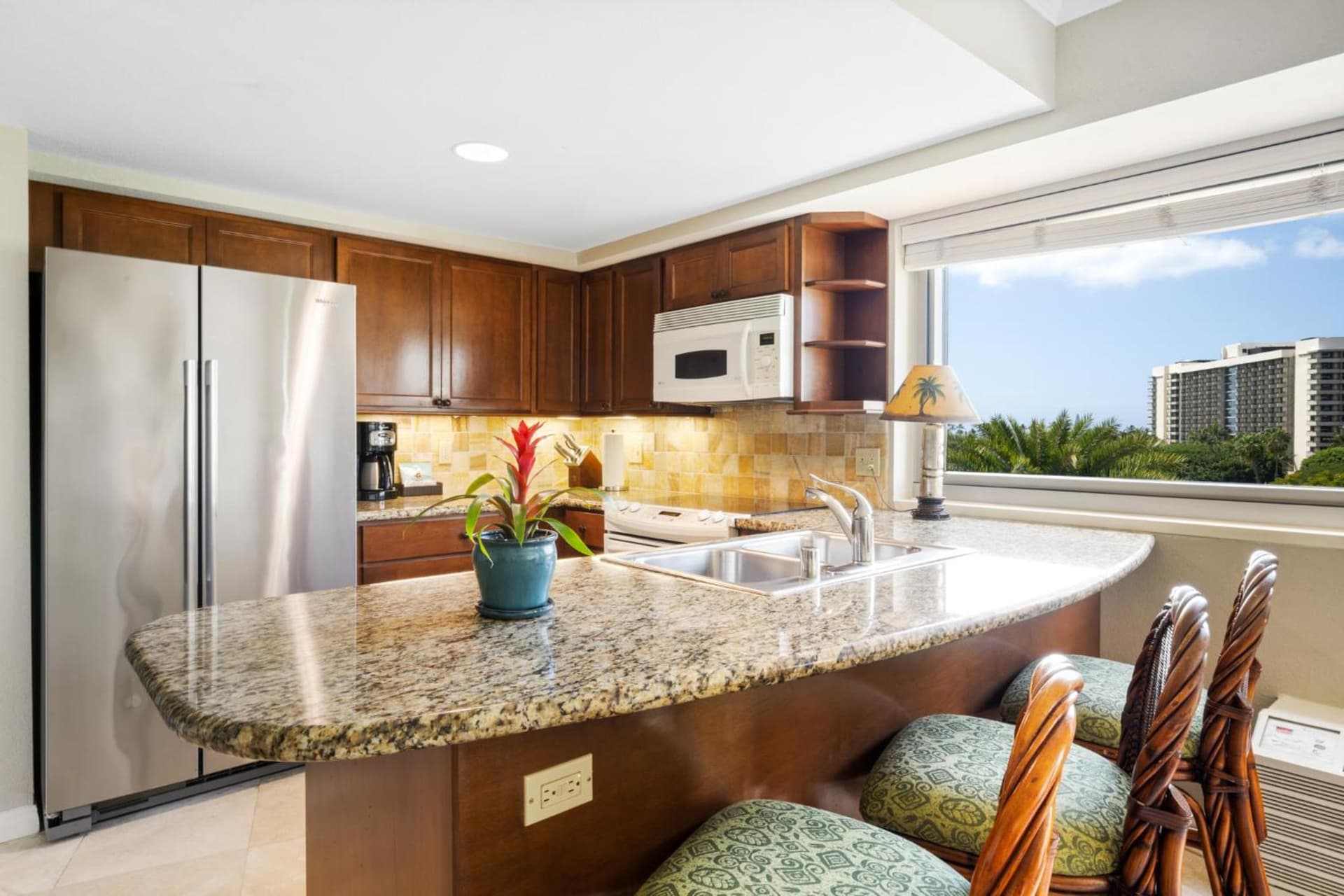 Luana Waikiki Hotel & Suites gallery photo in Honolulu, HI — image 66