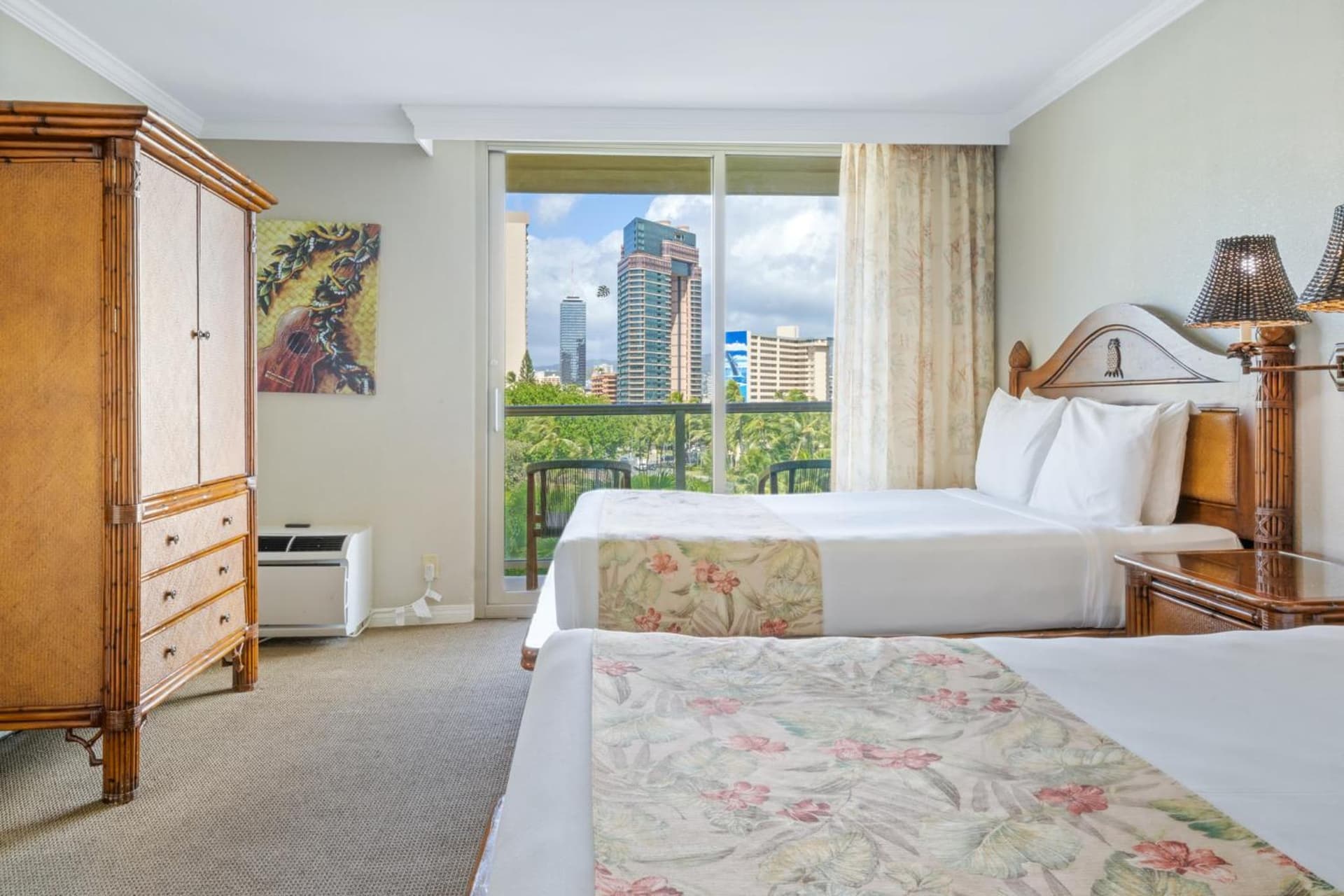 Luana Waikiki Hotel & Suites gallery photo in Honolulu, HI — image 50