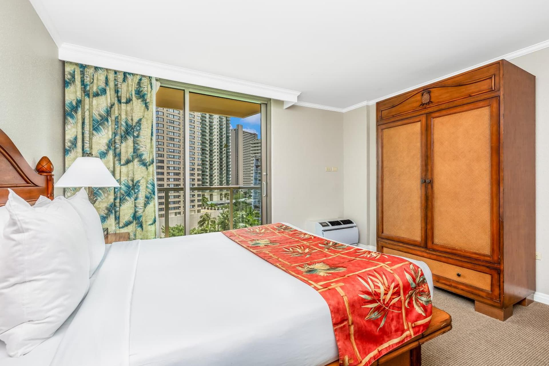 Luana Waikiki Hotel & Suites gallery photo in Honolulu, HI — image 46