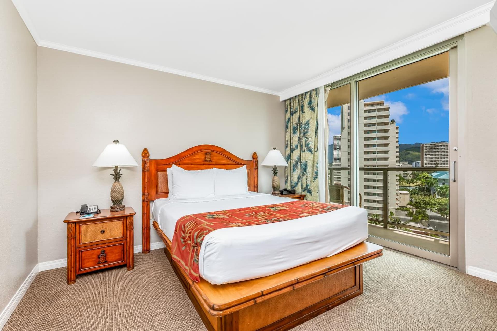 Luana Waikiki Hotel & Suites gallery photo in Honolulu, HI — image 17